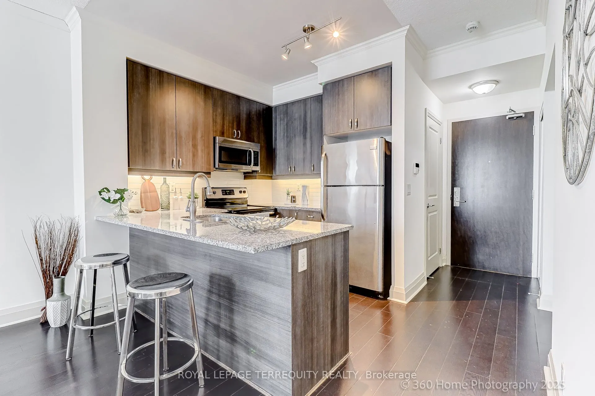 1185 The Queensway, #716