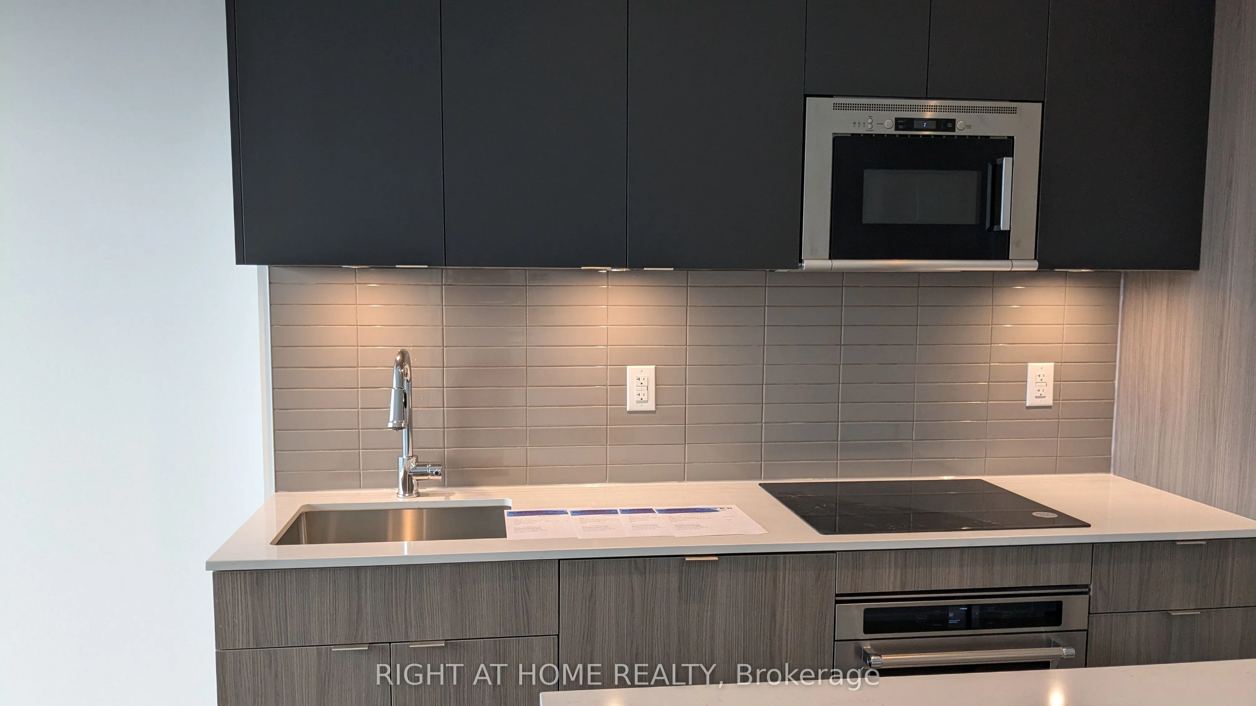 220 Missinnihe Way, #1315