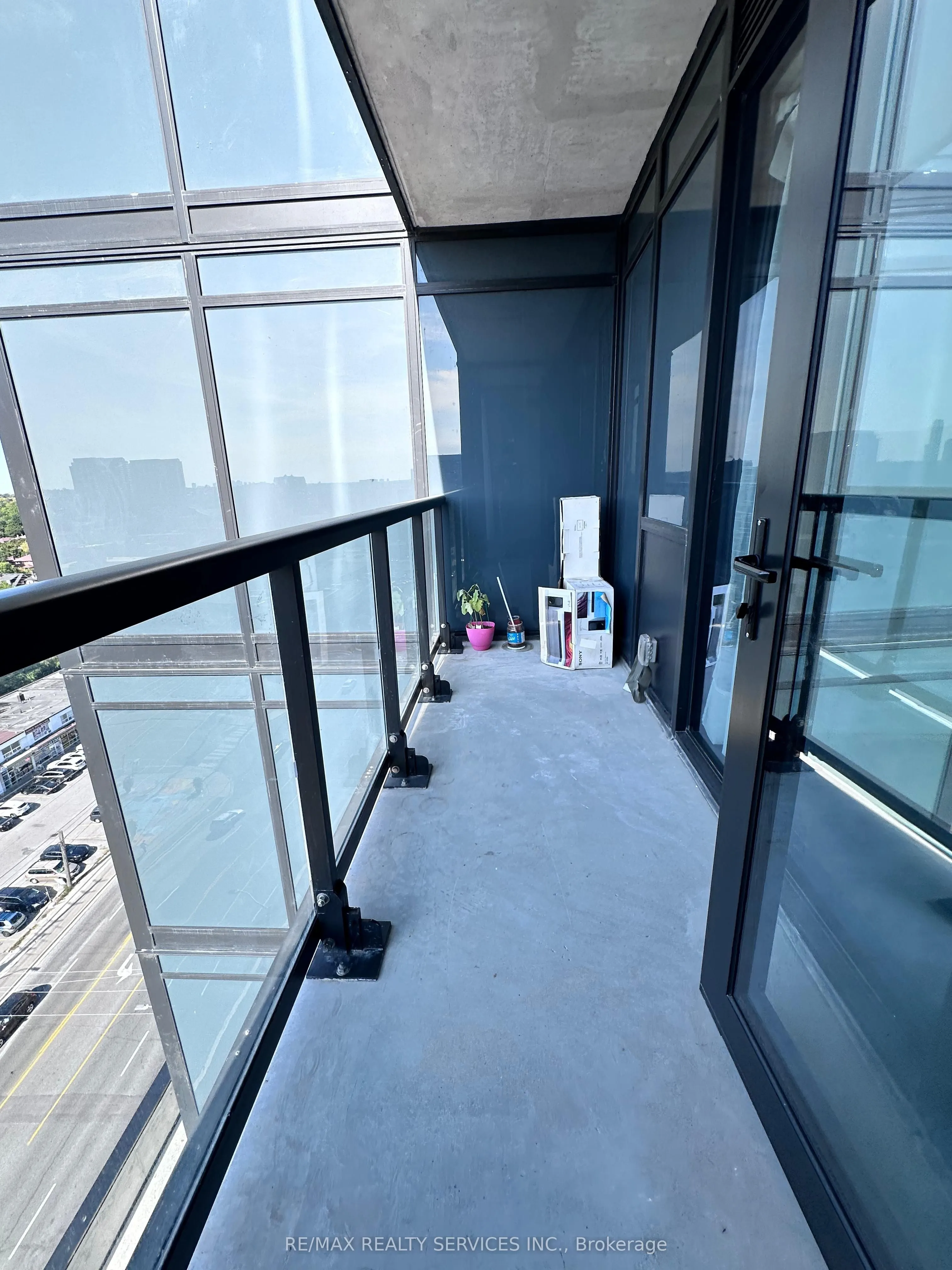 86 Dundas Street E, #03