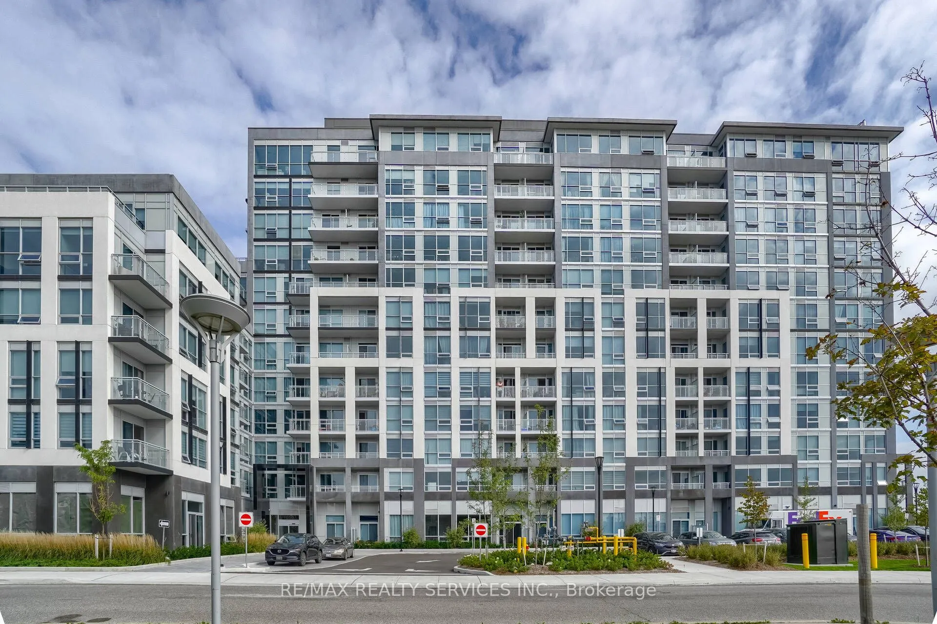 1050 Main Street, #607