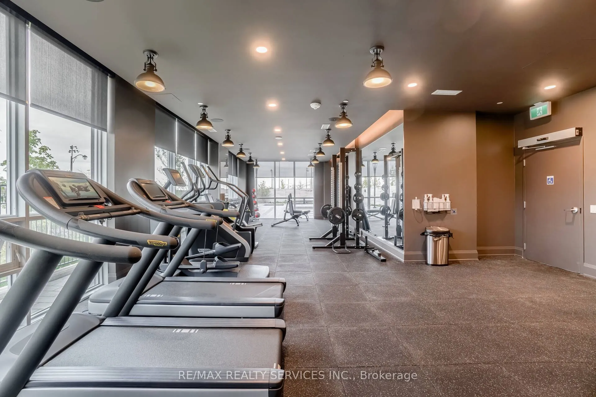 1050 Main Street, #607