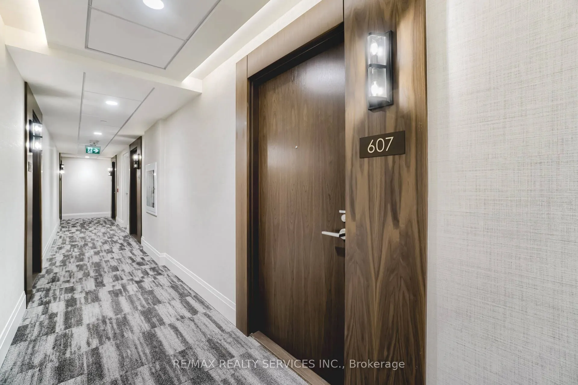 1050 Main Street, #607