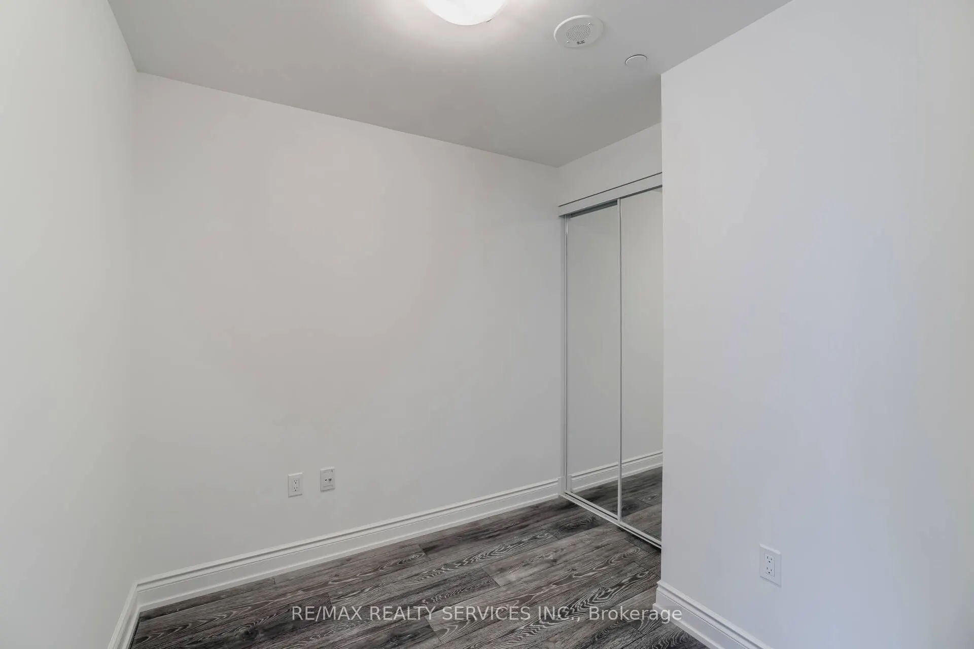 1050 Main Street, #607