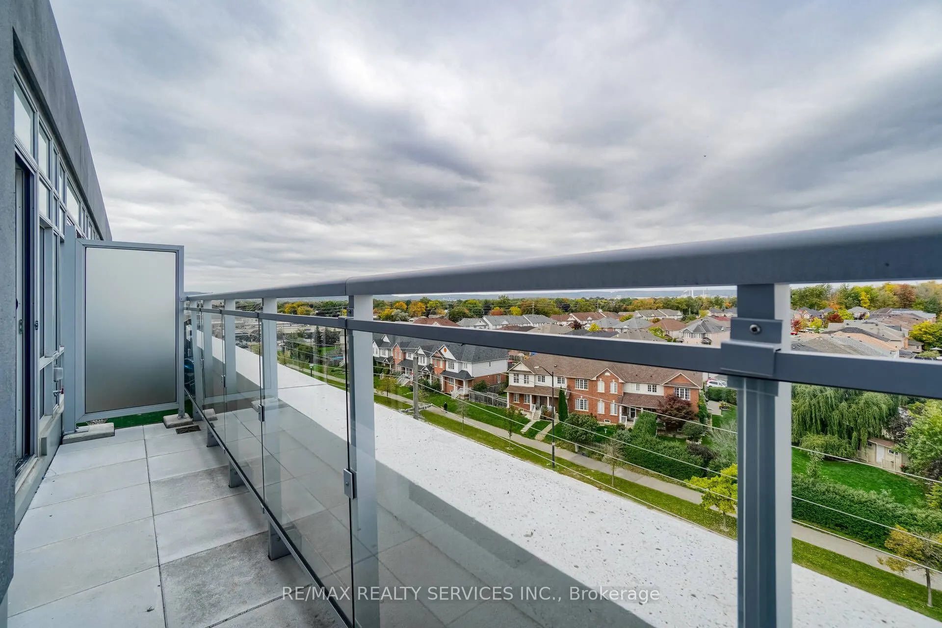 1050 Main Street, #607