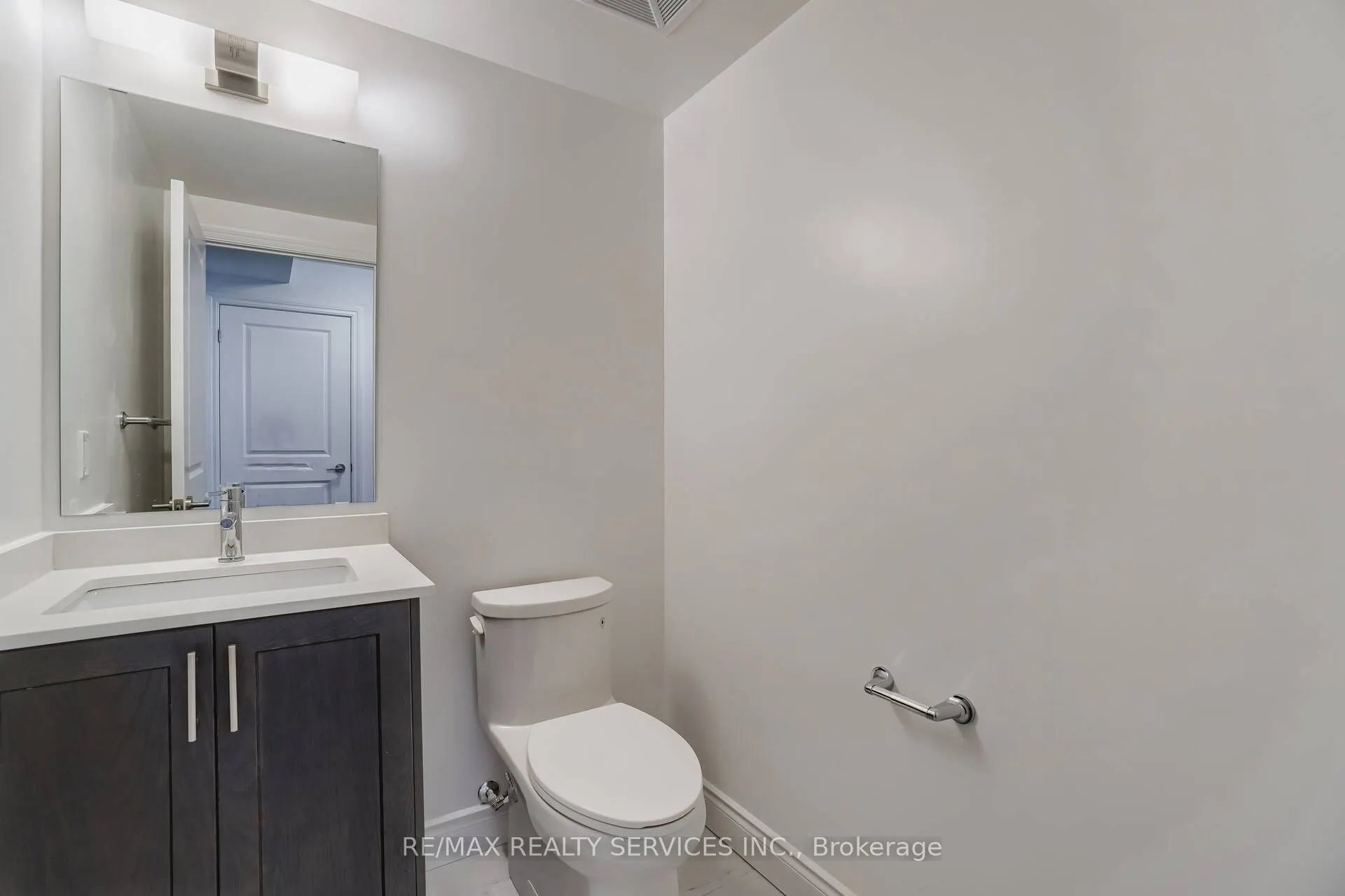 1050 Main Street, #607