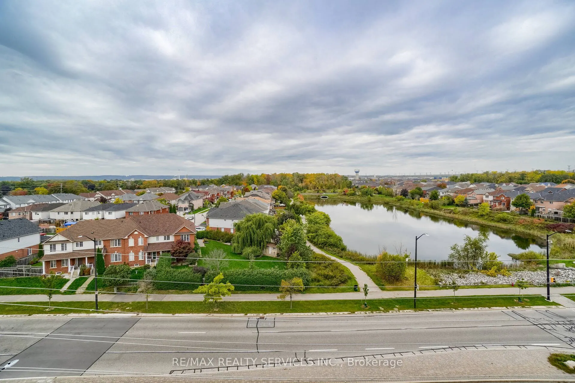 1050 Main Street, #607