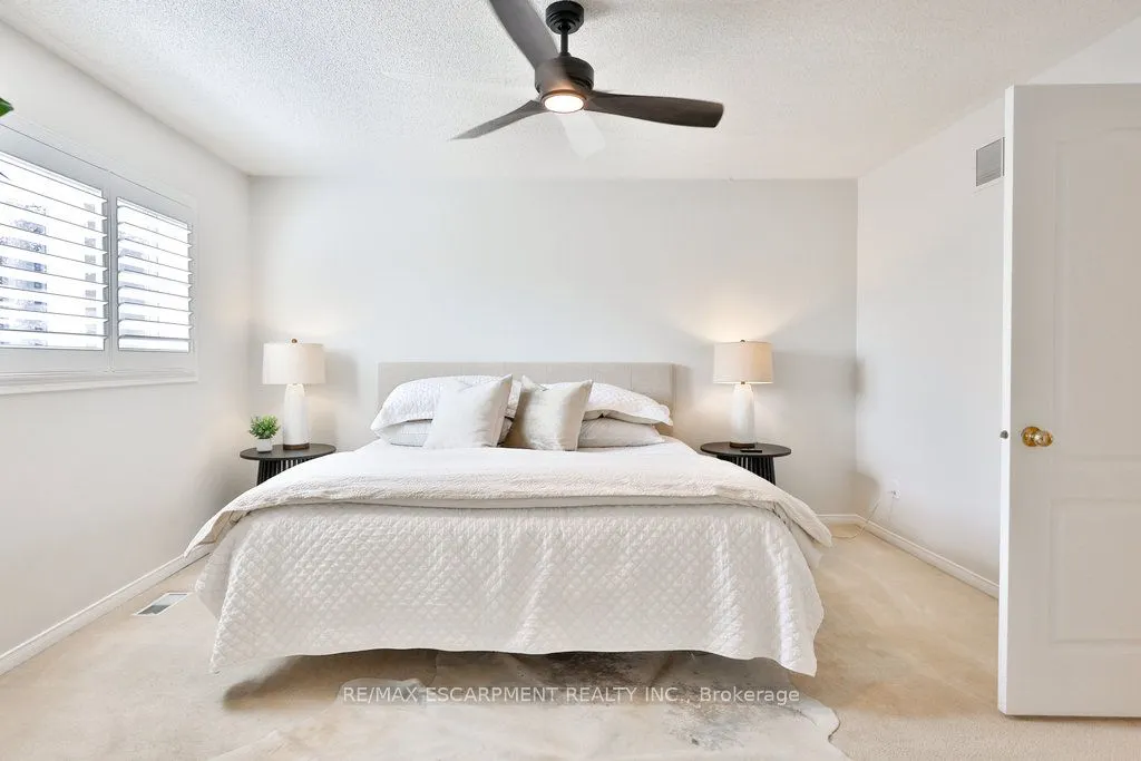 2588 CASTLE HILL Crescent
