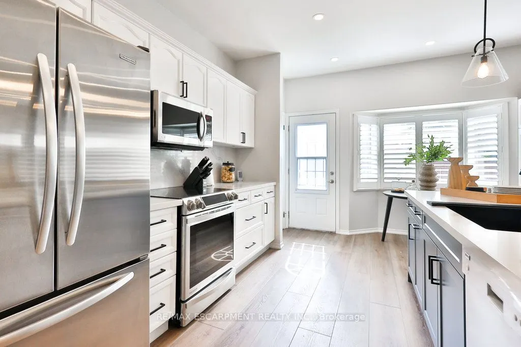 2588 CASTLE HILL Crescent