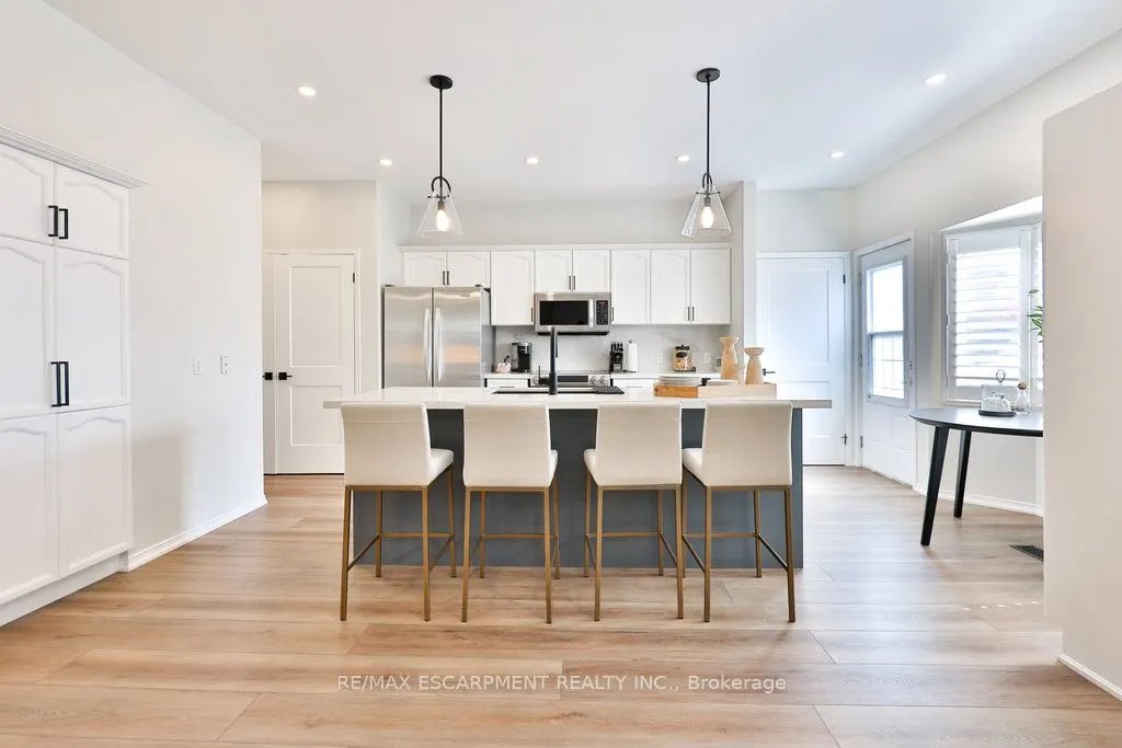 2588 CASTLE HILL Crescent