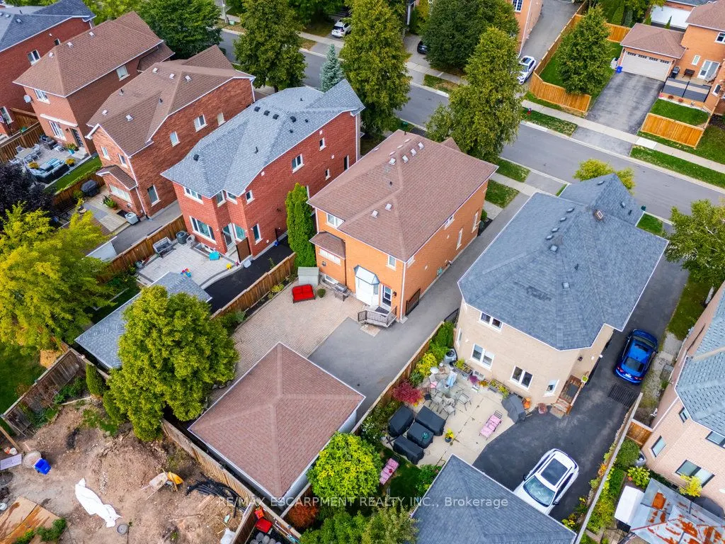 2588 CASTLE HILL Crescent