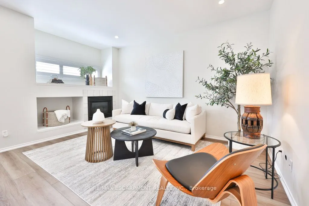 2588 CASTLE HILL Crescent