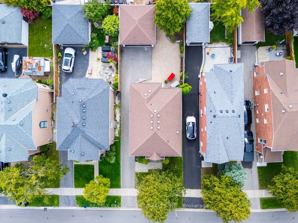 2588 CASTLE HILL Crescent
