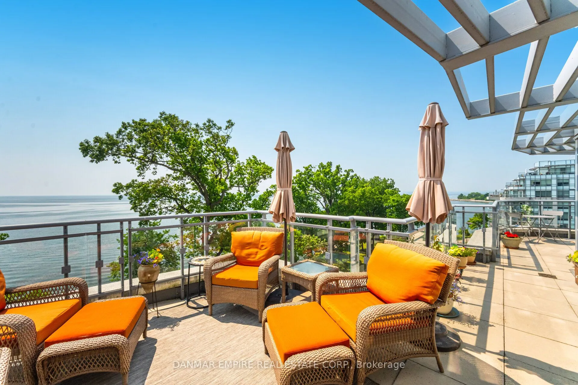 3500 Lakeshore Road, #604