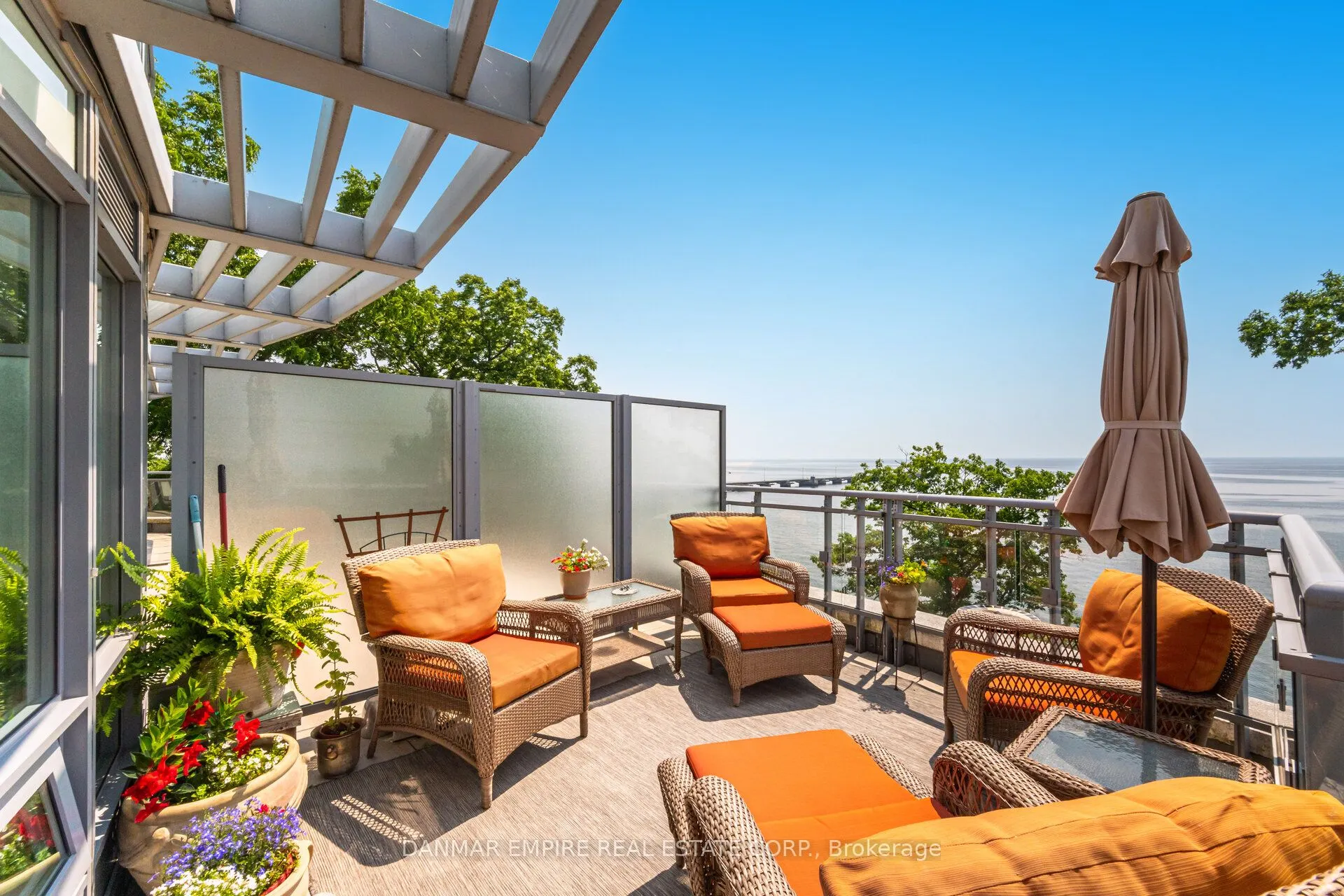 3500 Lakeshore Road, #604