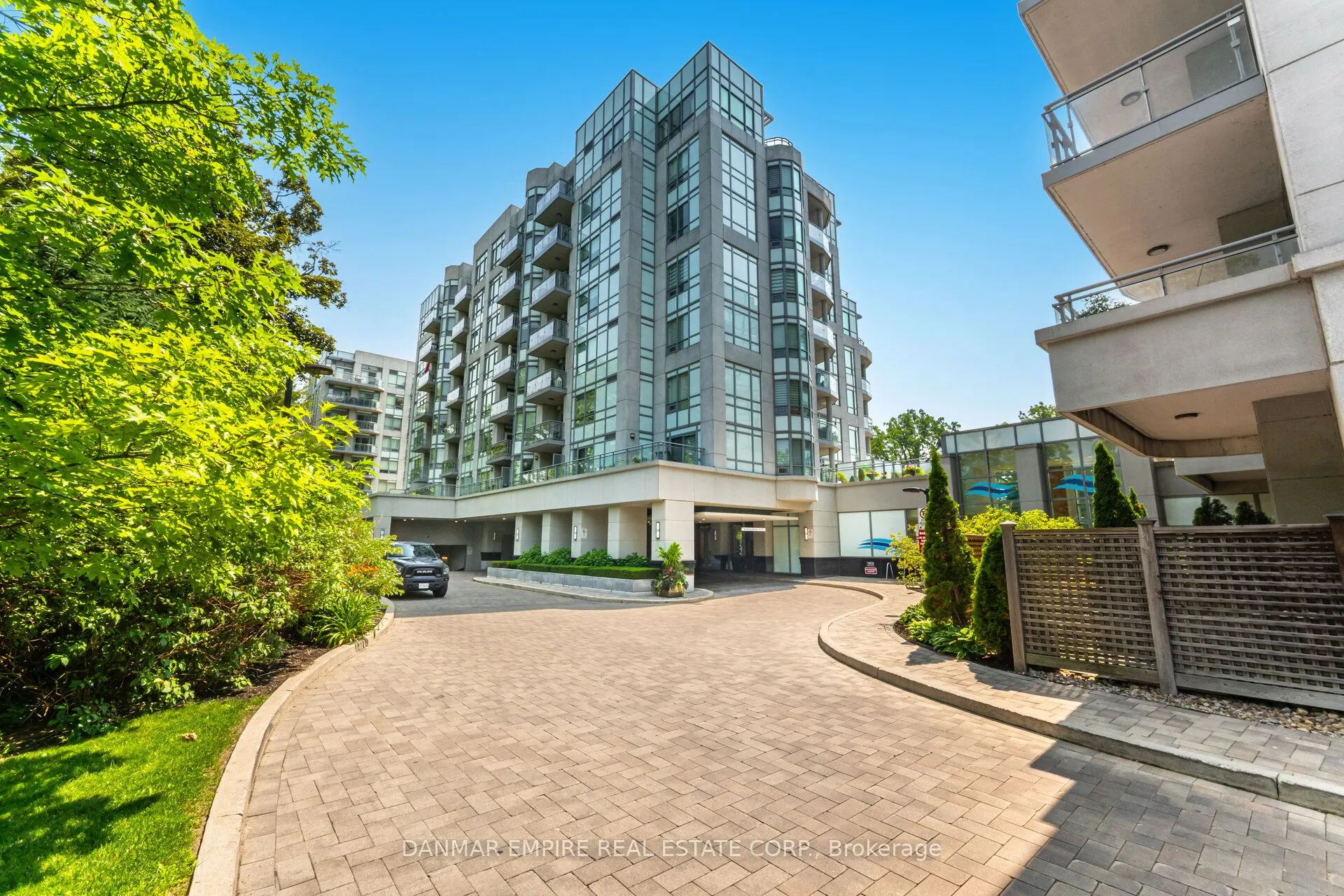 3500 Lakeshore Road, #604