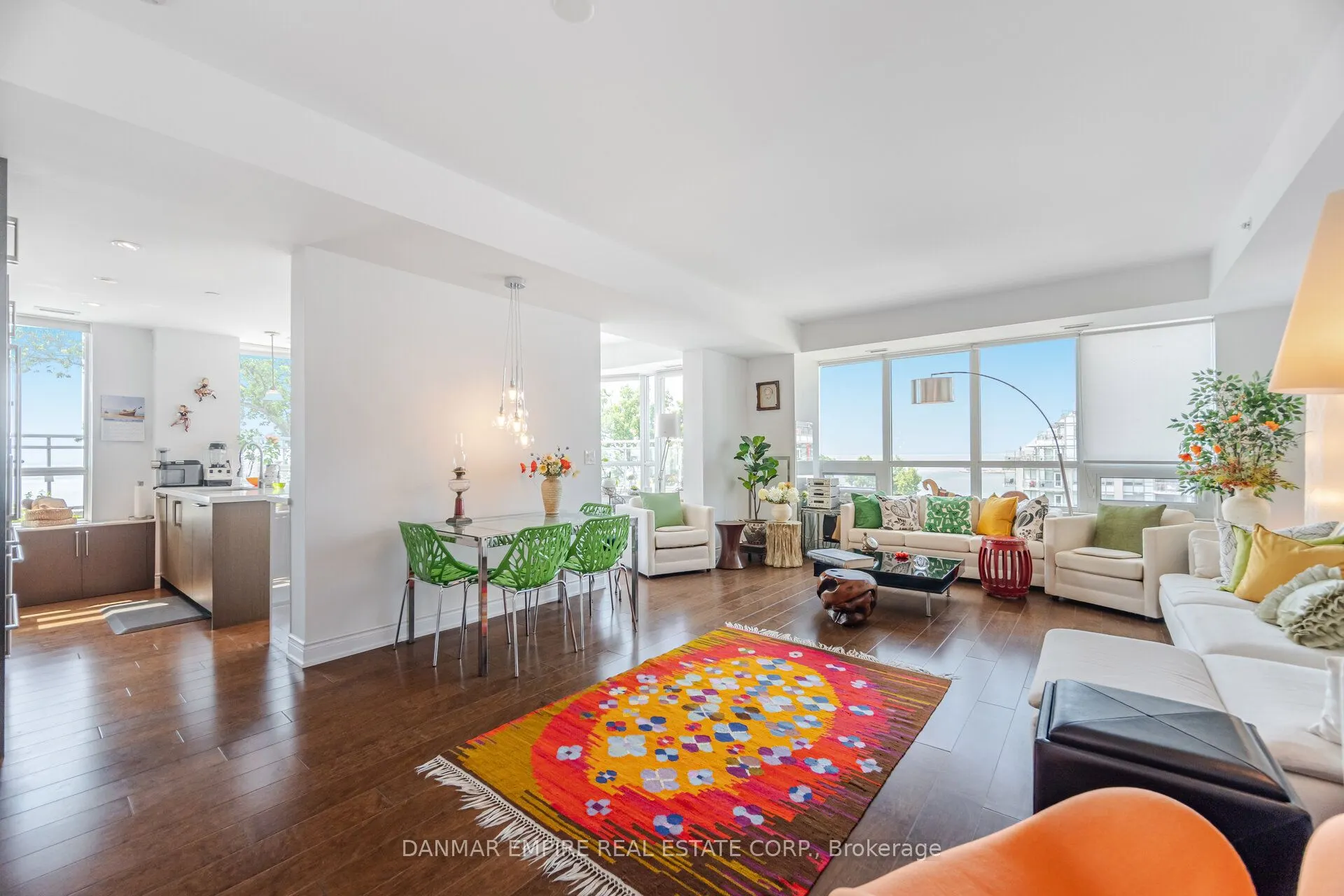 3500 Lakeshore Road, #604
