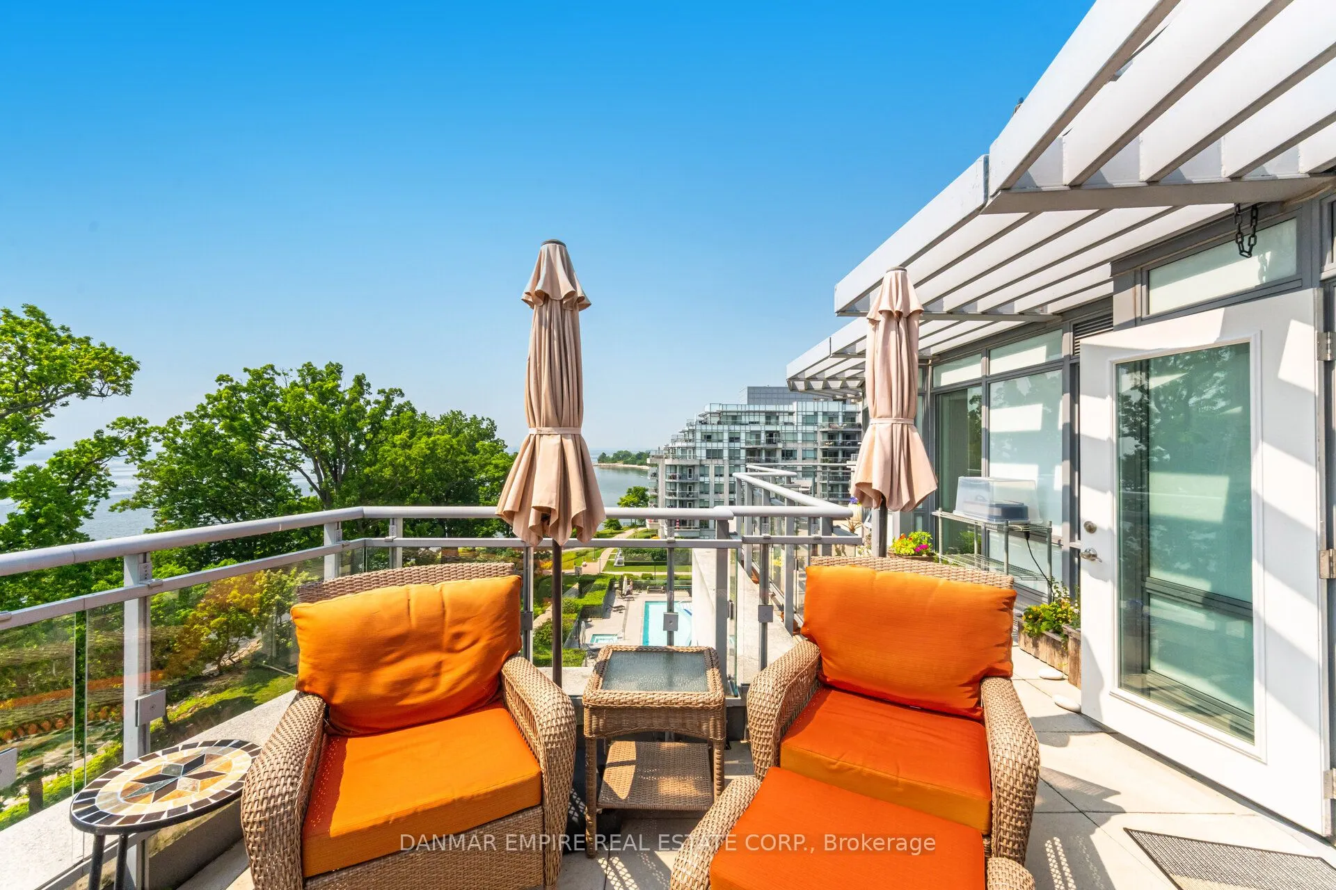 3500 Lakeshore Road, #604