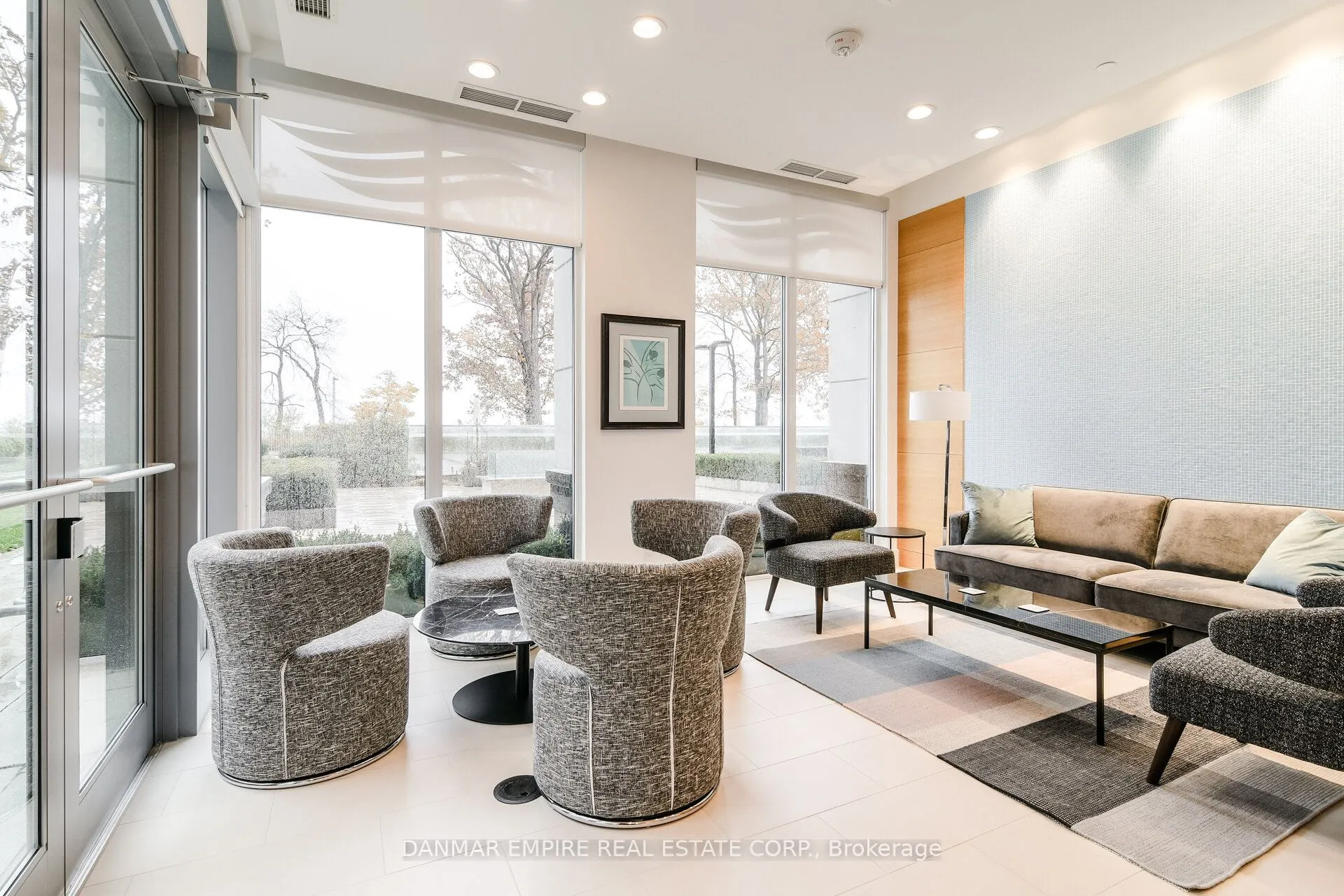 3500 Lakeshore Road, #604