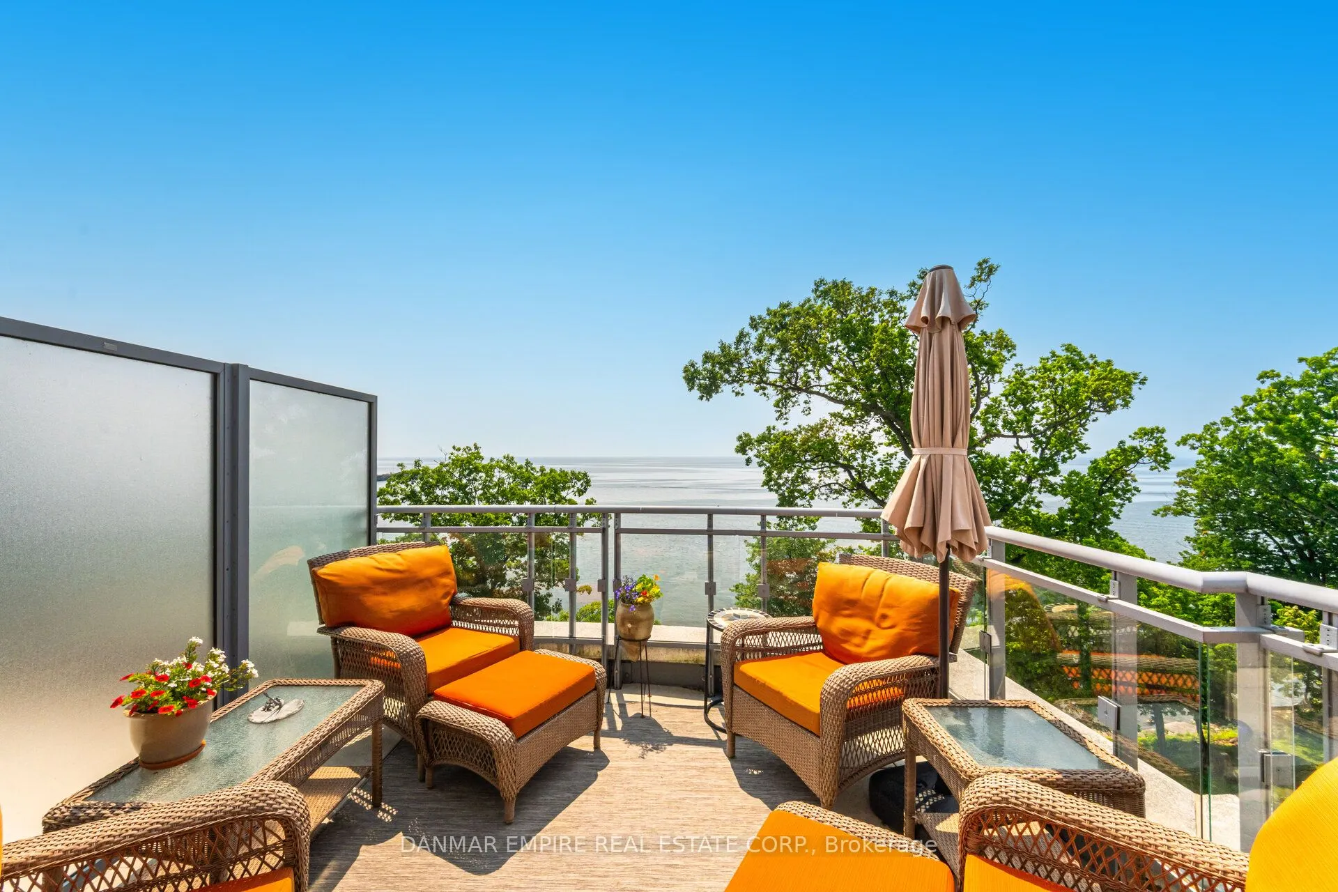 3500 Lakeshore Road, #604