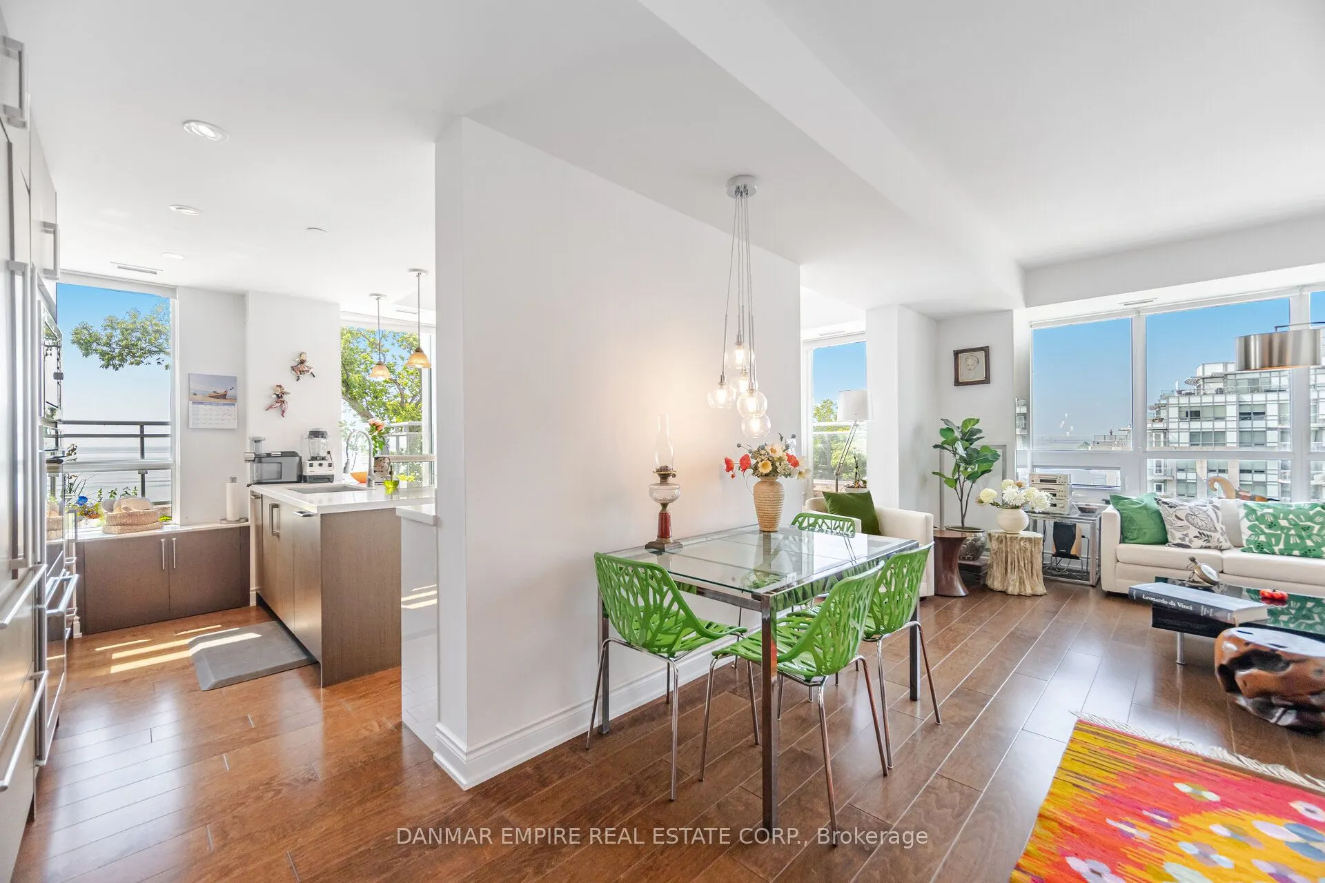3500 Lakeshore Road, #604