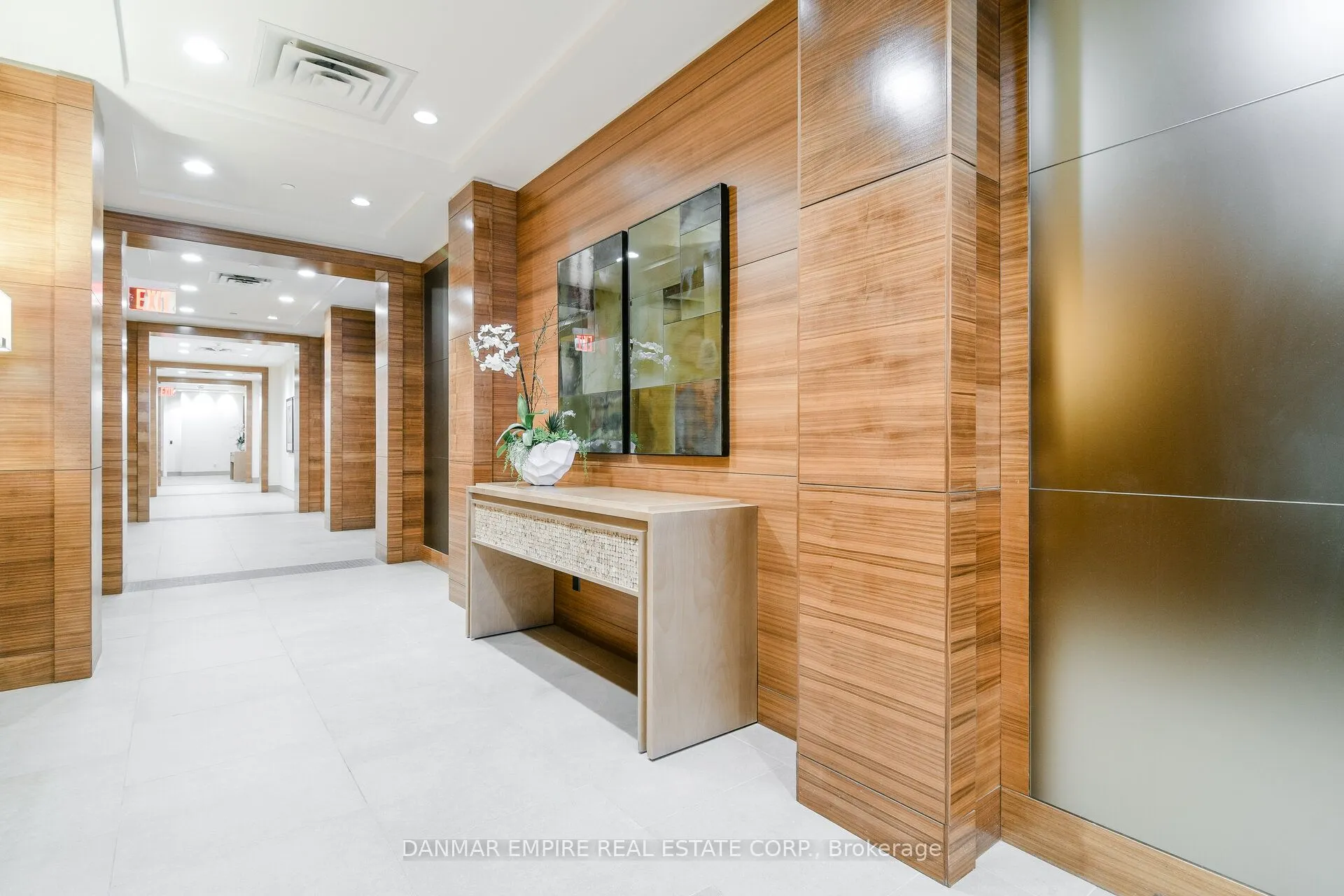 3500 Lakeshore Road, #604