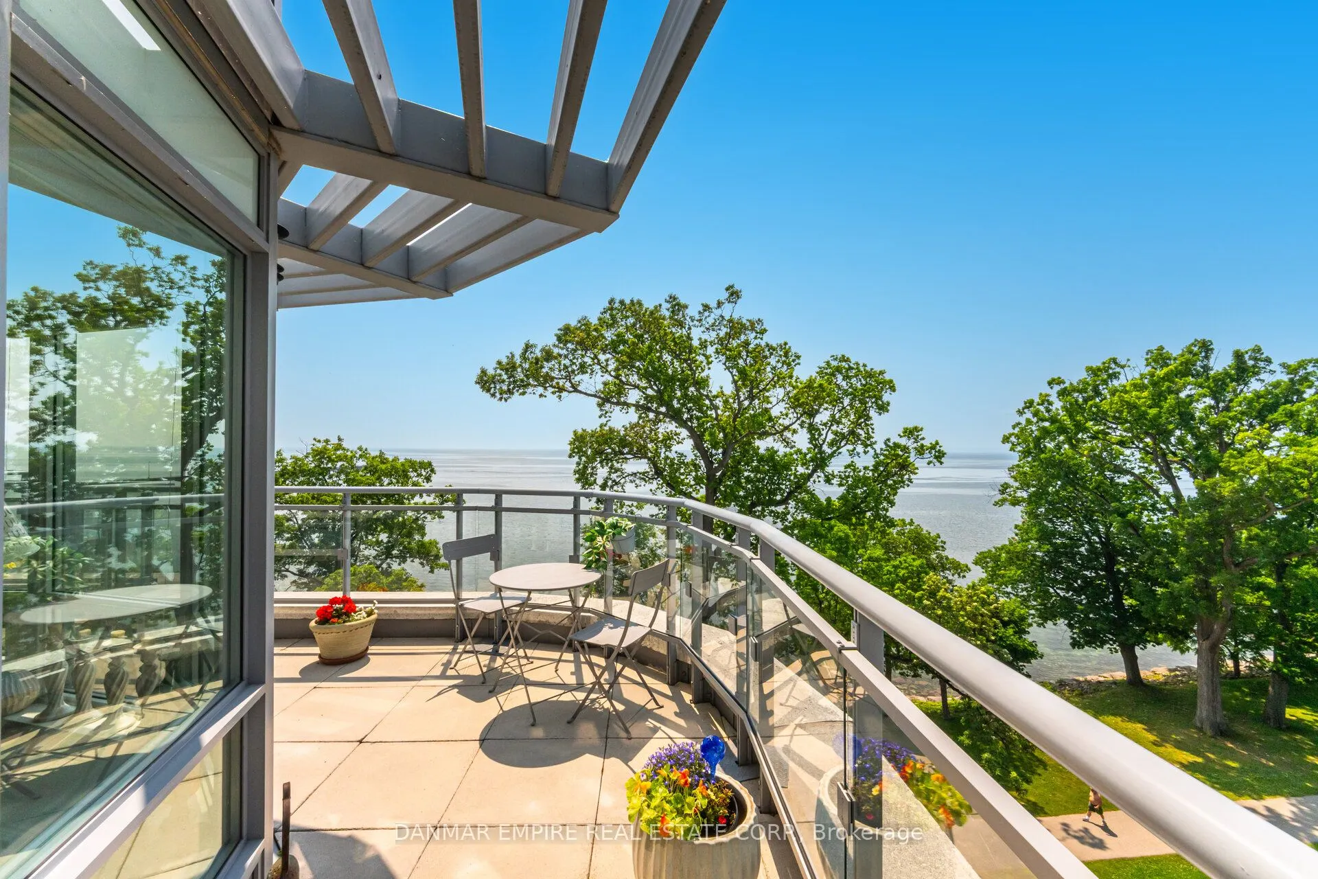 3500 Lakeshore Road, #604