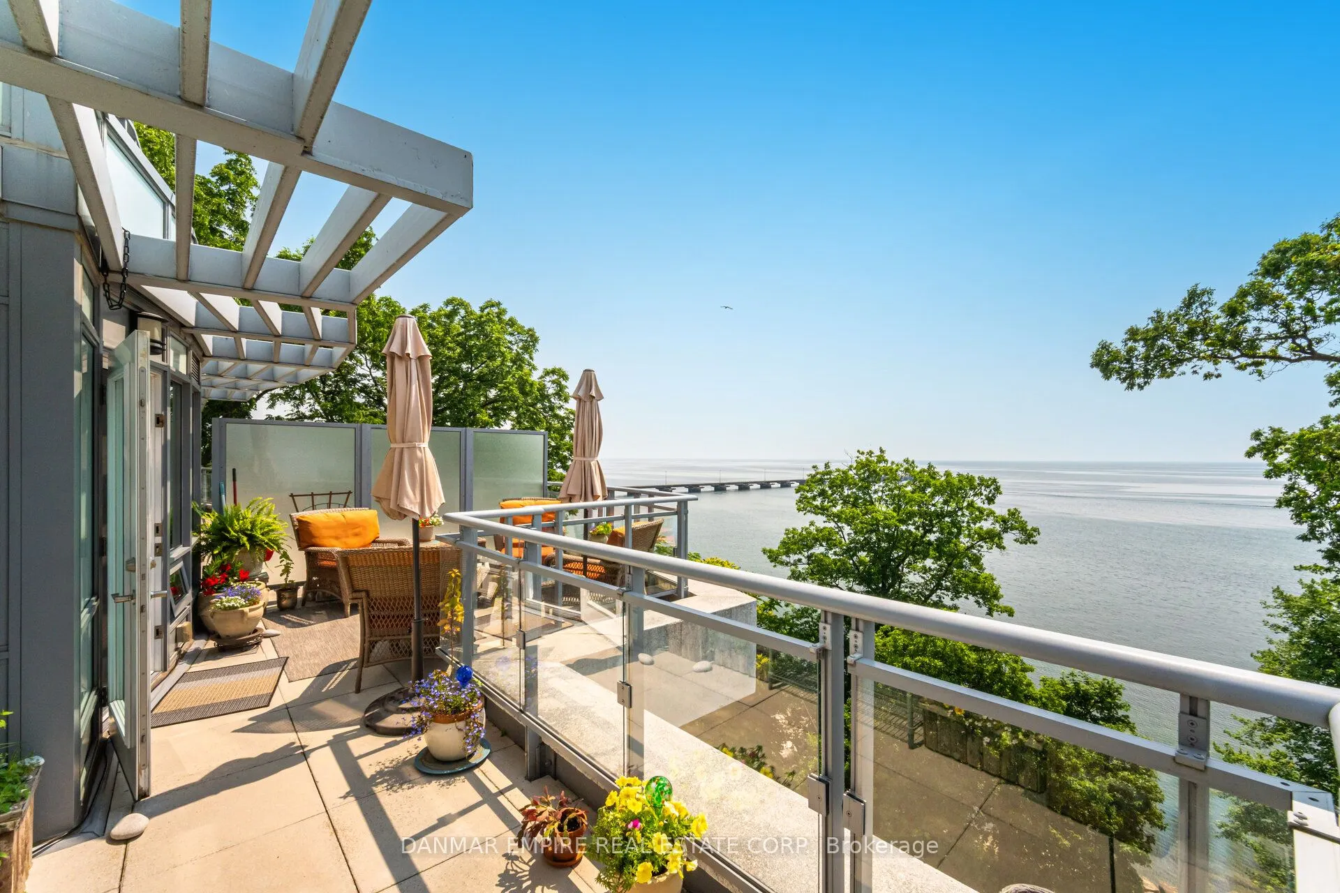 3500 Lakeshore Road, #604