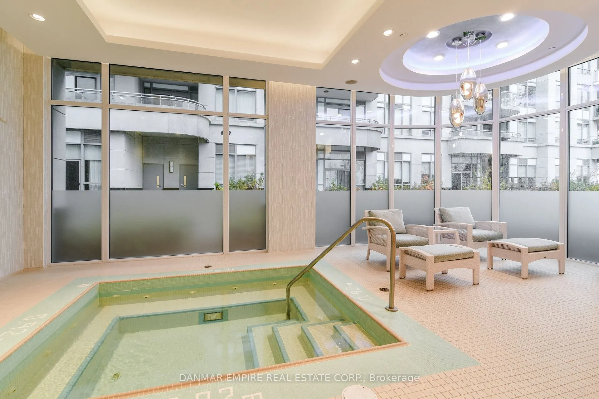 3500 Lakeshore Road, #604
