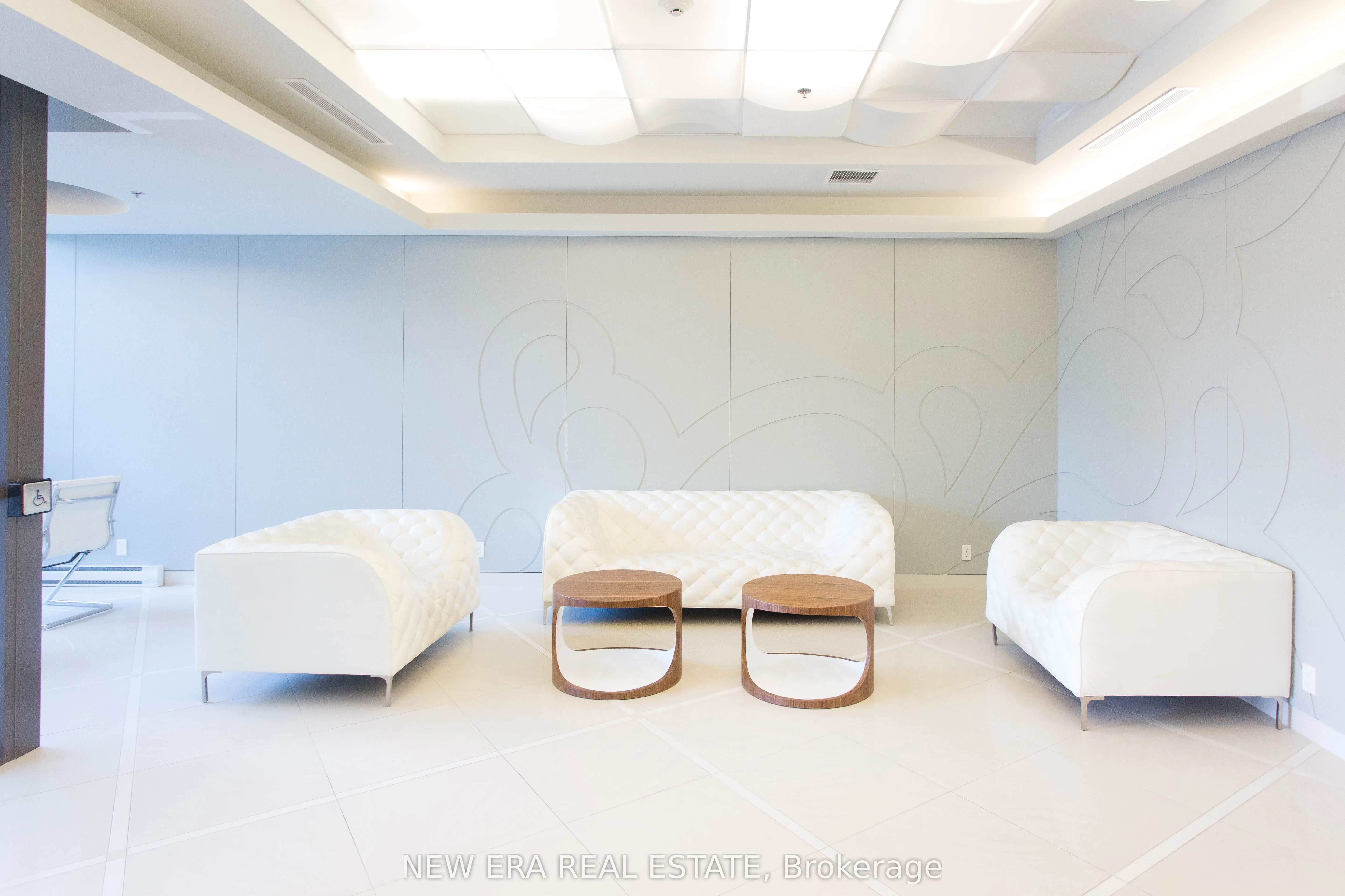 80 Esther Lorrie Drive, #204