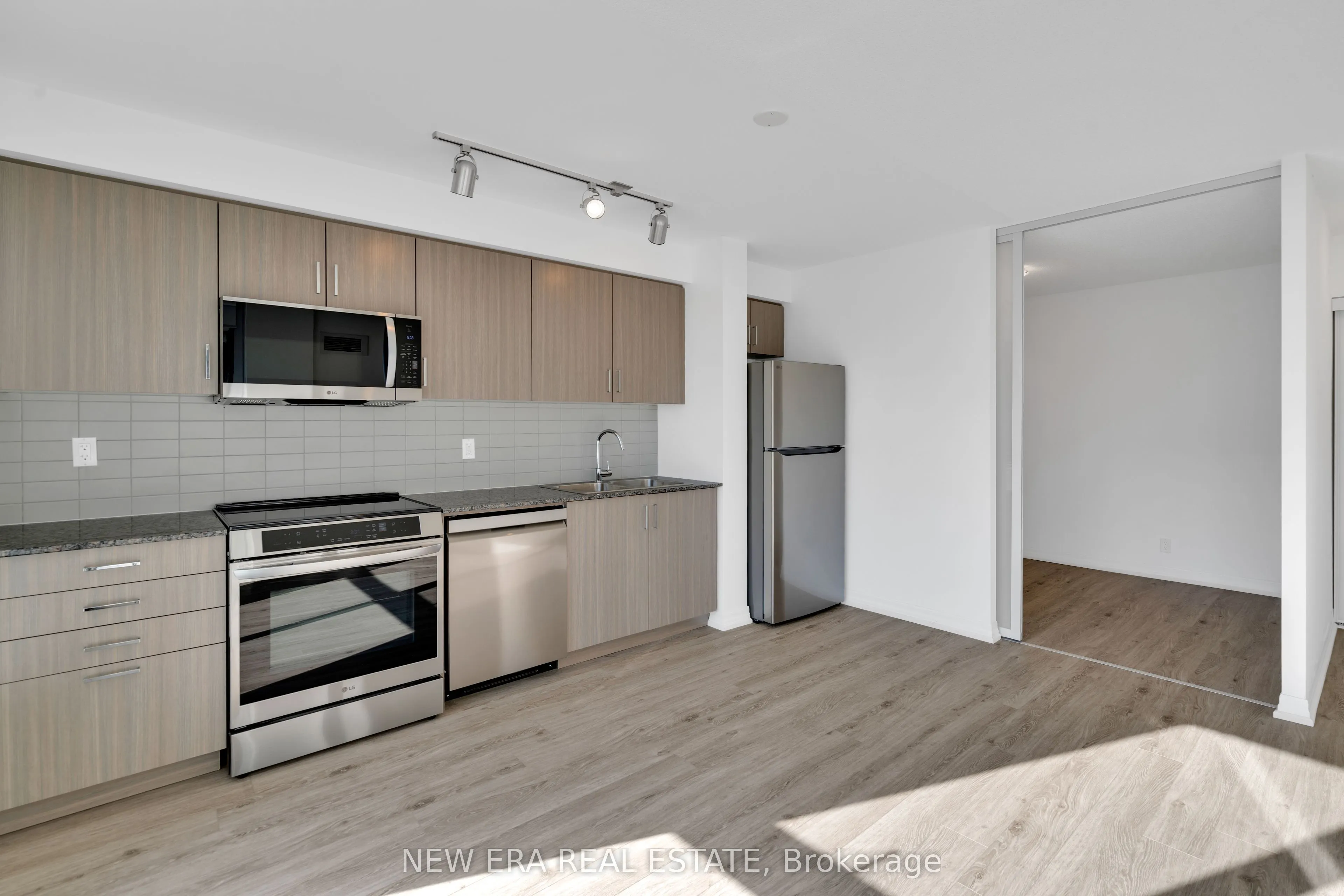 80 Esther Lorrie Drive, #204