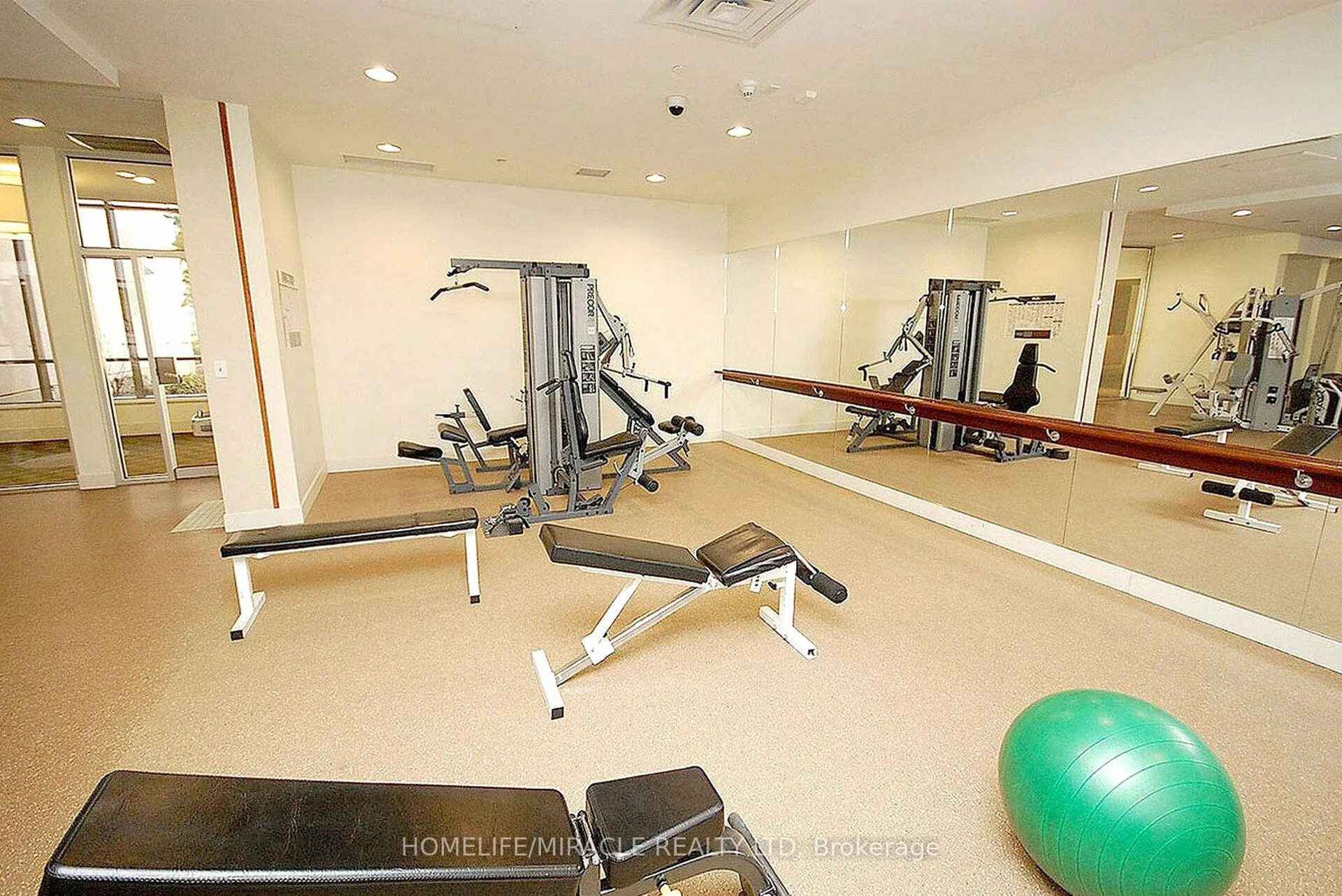 3880 Duke Of York Boulevard, #807