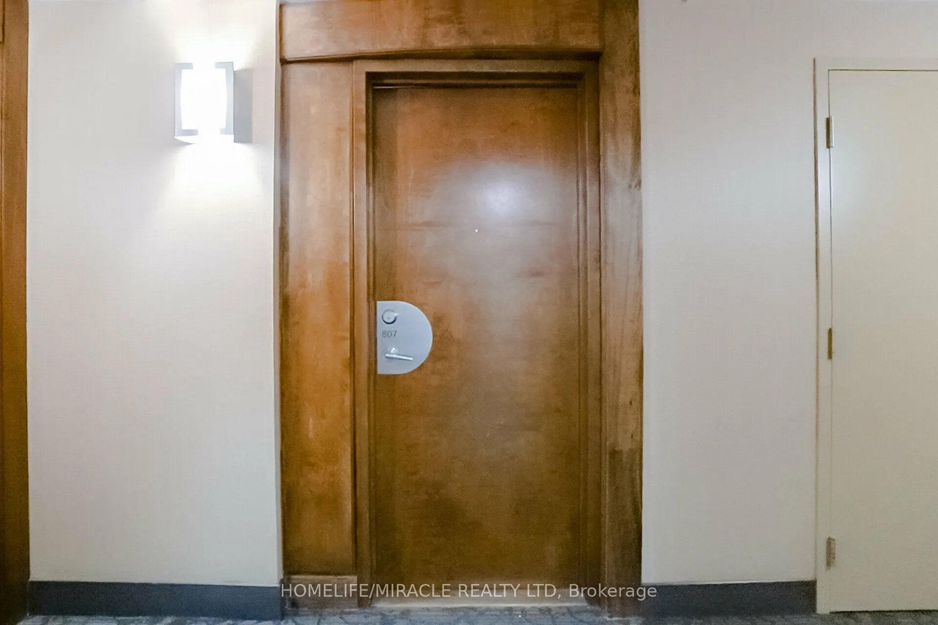 3880 Duke Of York Boulevard, #807