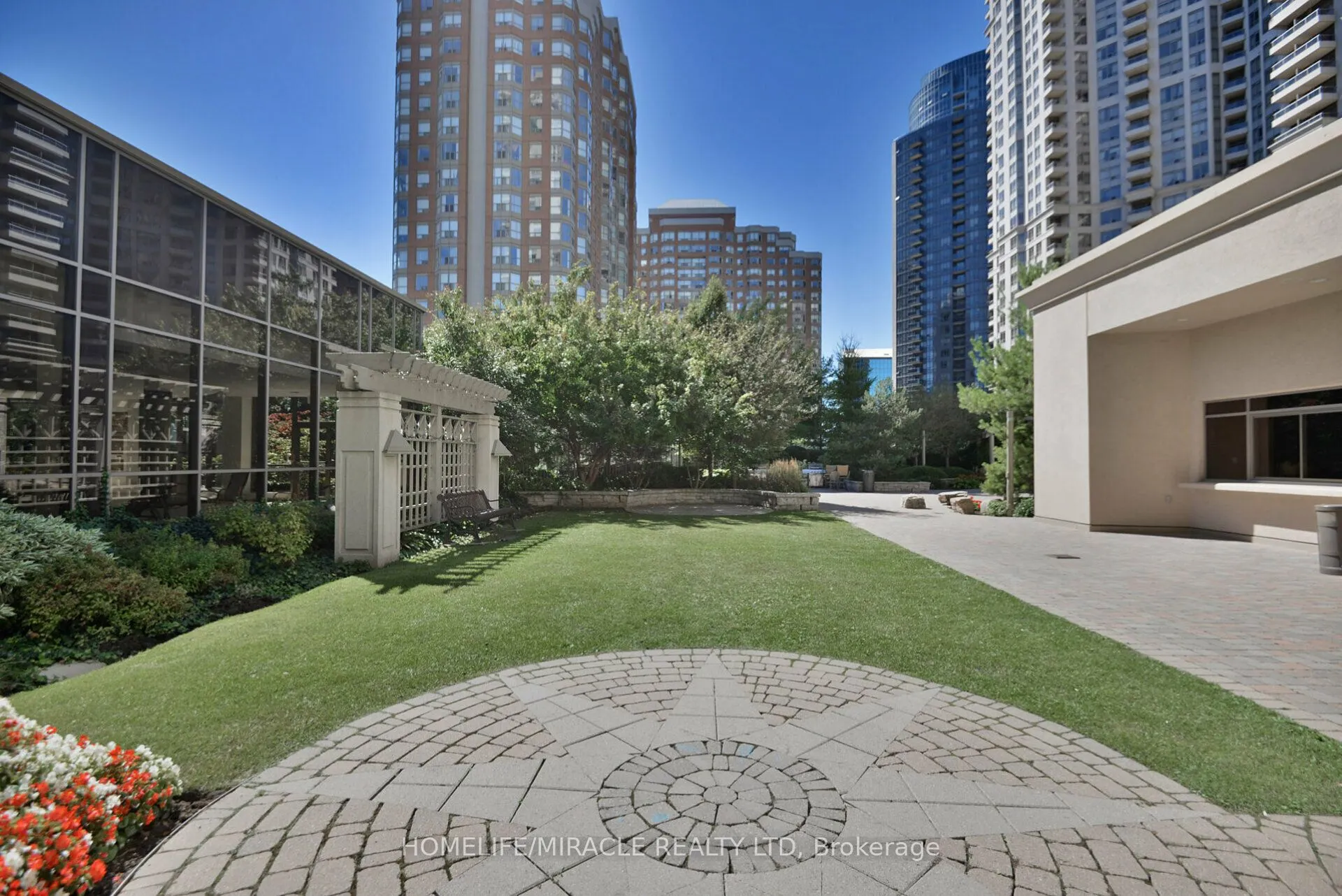 3880 Duke Of York Boulevard, #807