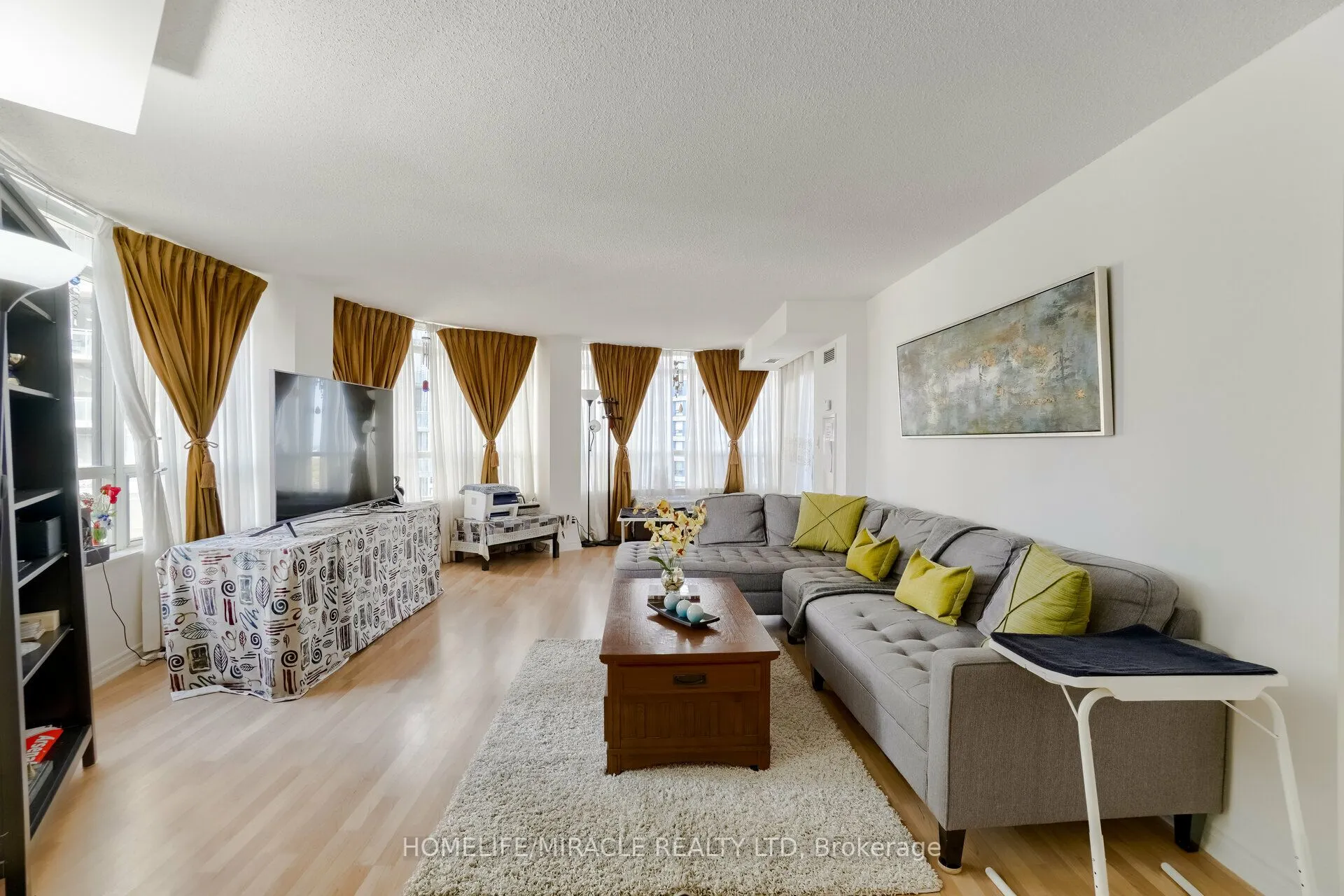 3880 Duke Of York Boulevard, #807