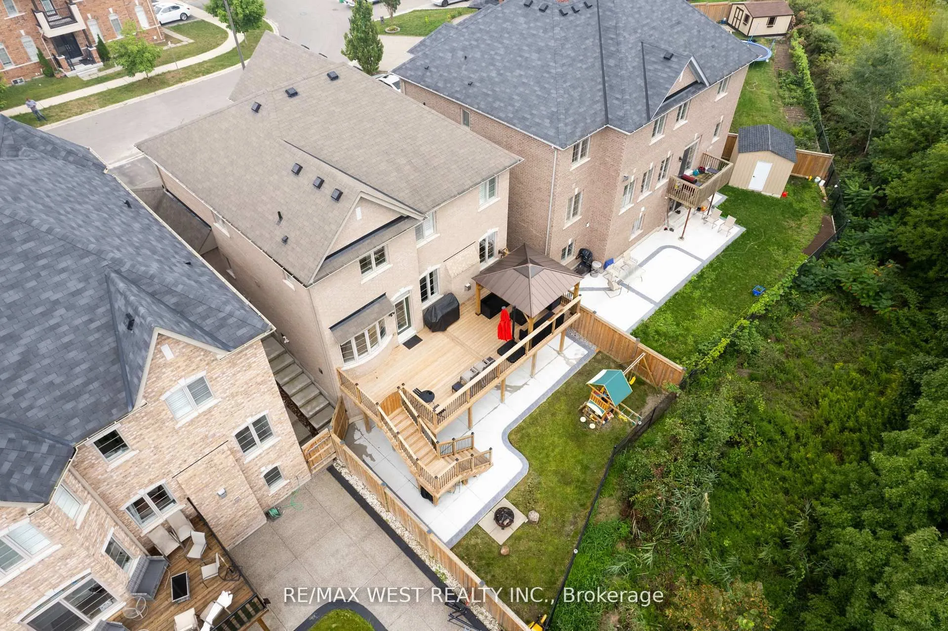 32 Brookwater Crescent