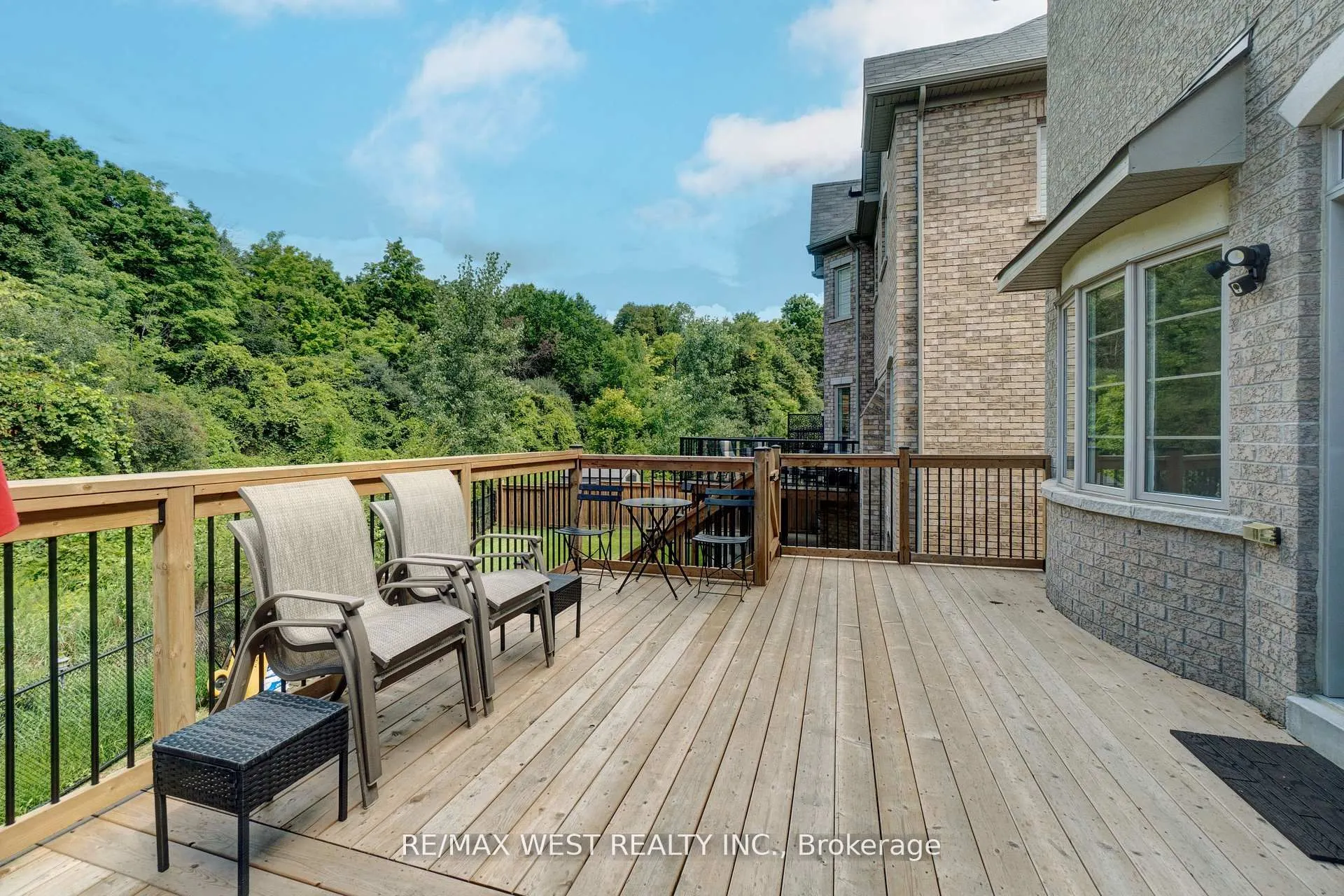 32 Brookwater Crescent