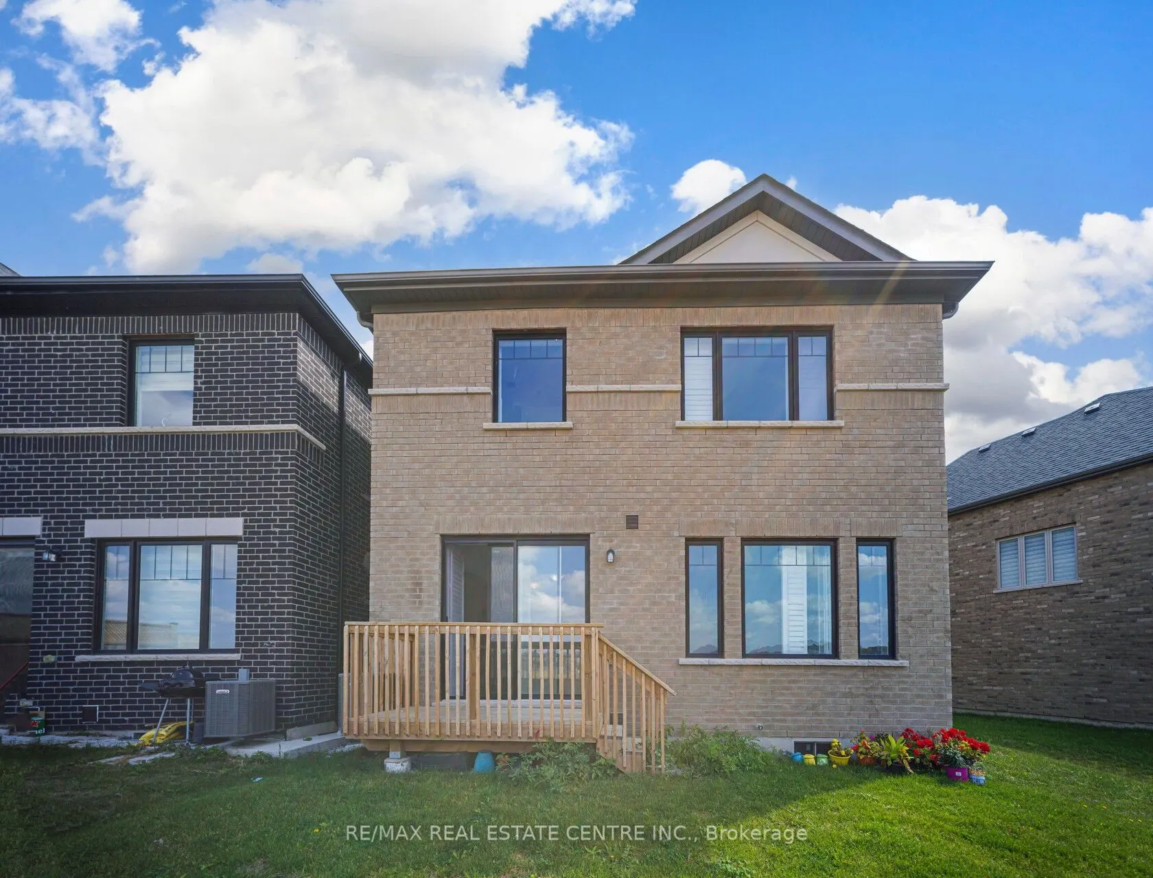 14 Moorhart Crescent
