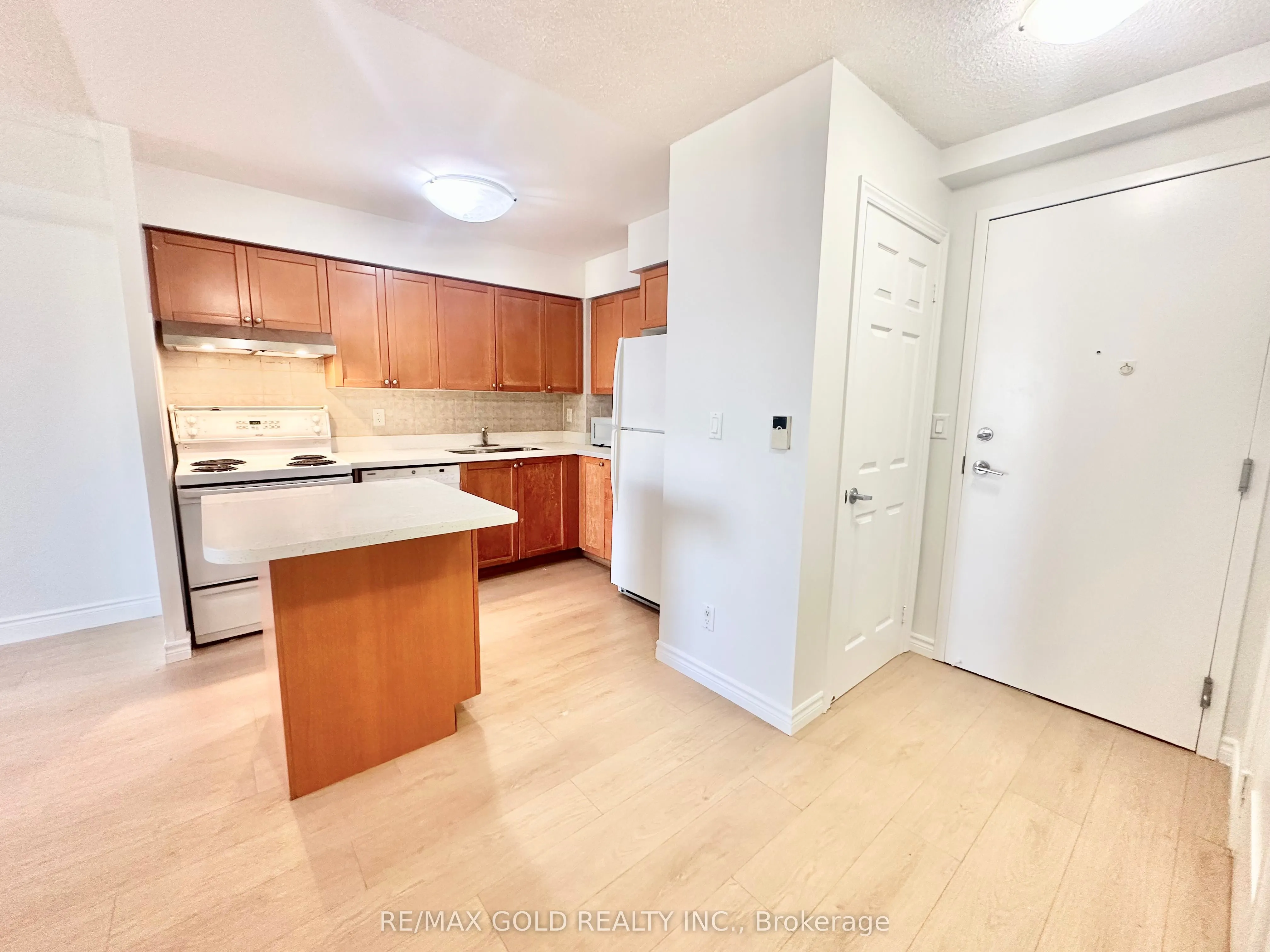 3888 Duke Of York Boulevard, #1023
