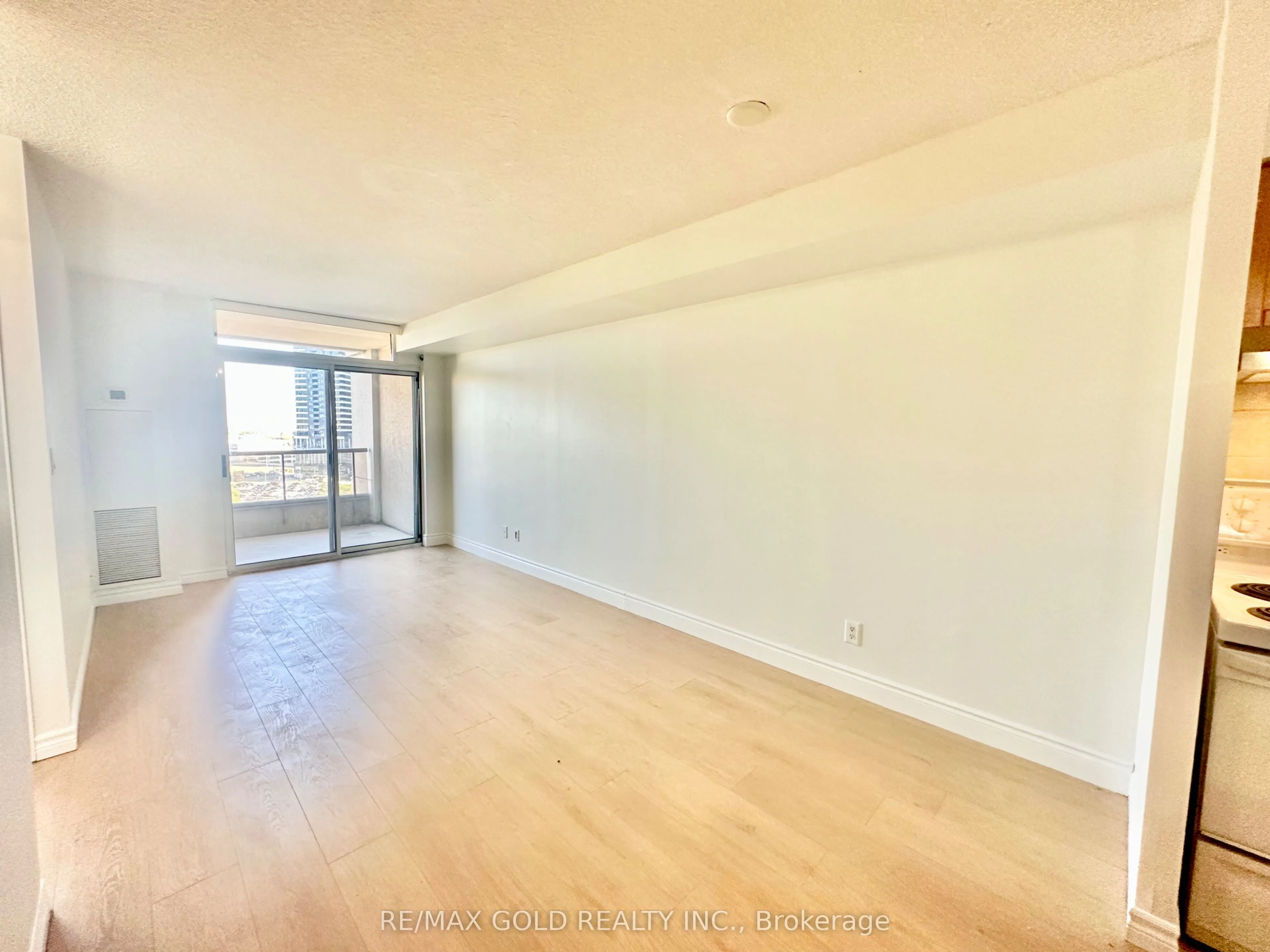 3888 Duke Of York Boulevard, #1023
