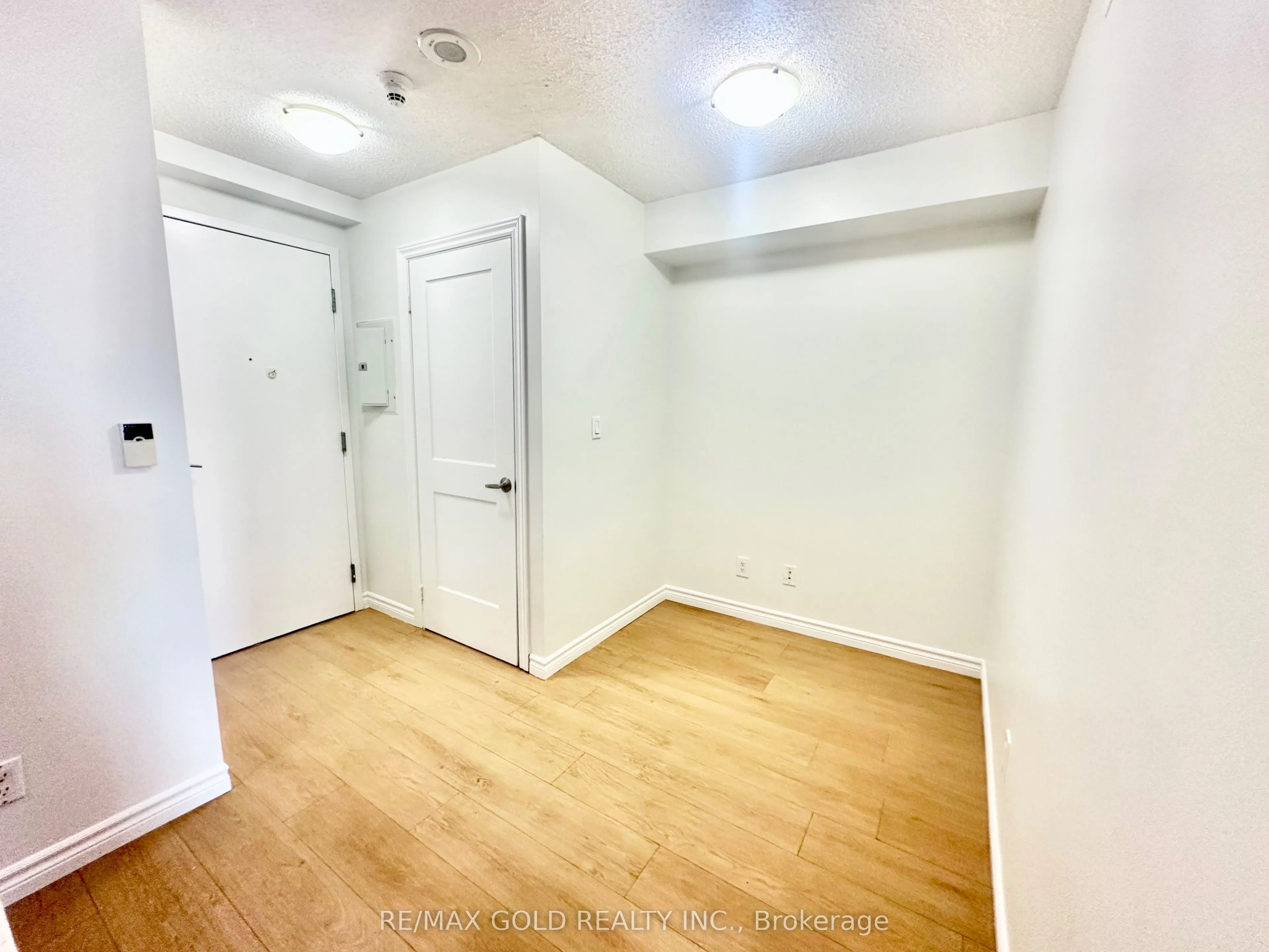 3888 Duke Of York Boulevard, #1023