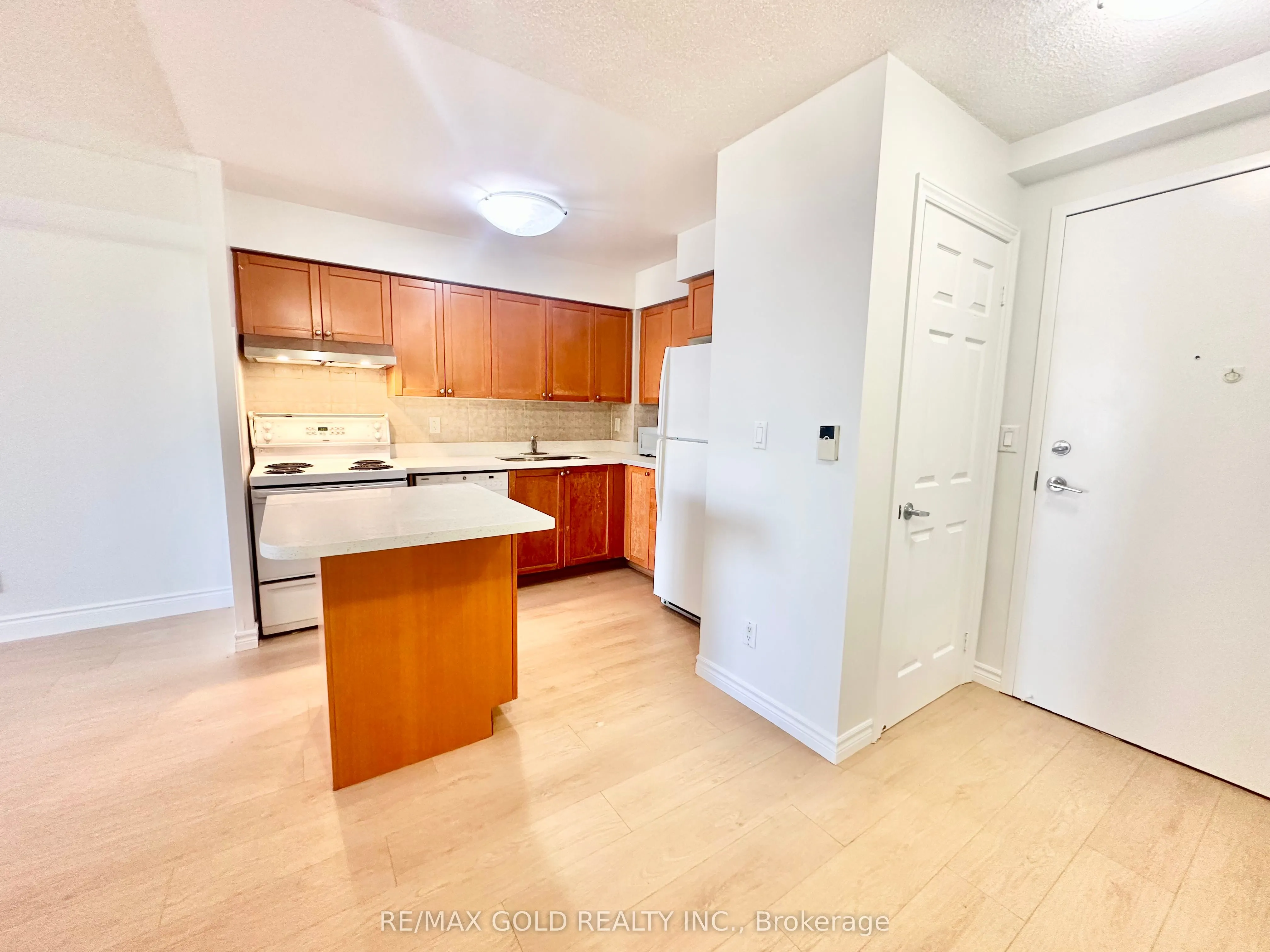 3888 Duke Of York Boulevard, #1023