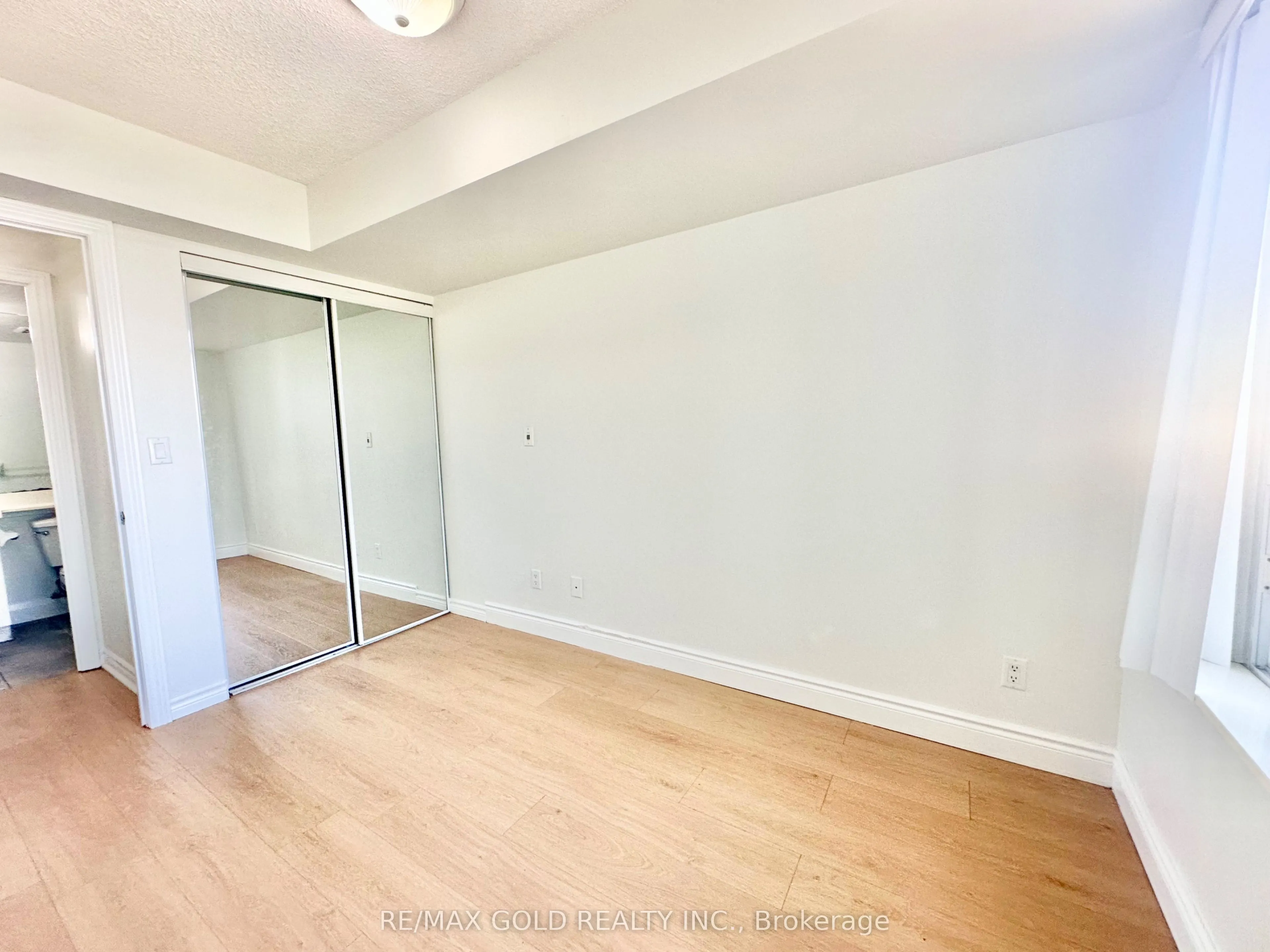 3888 Duke Of York Boulevard, #1023
