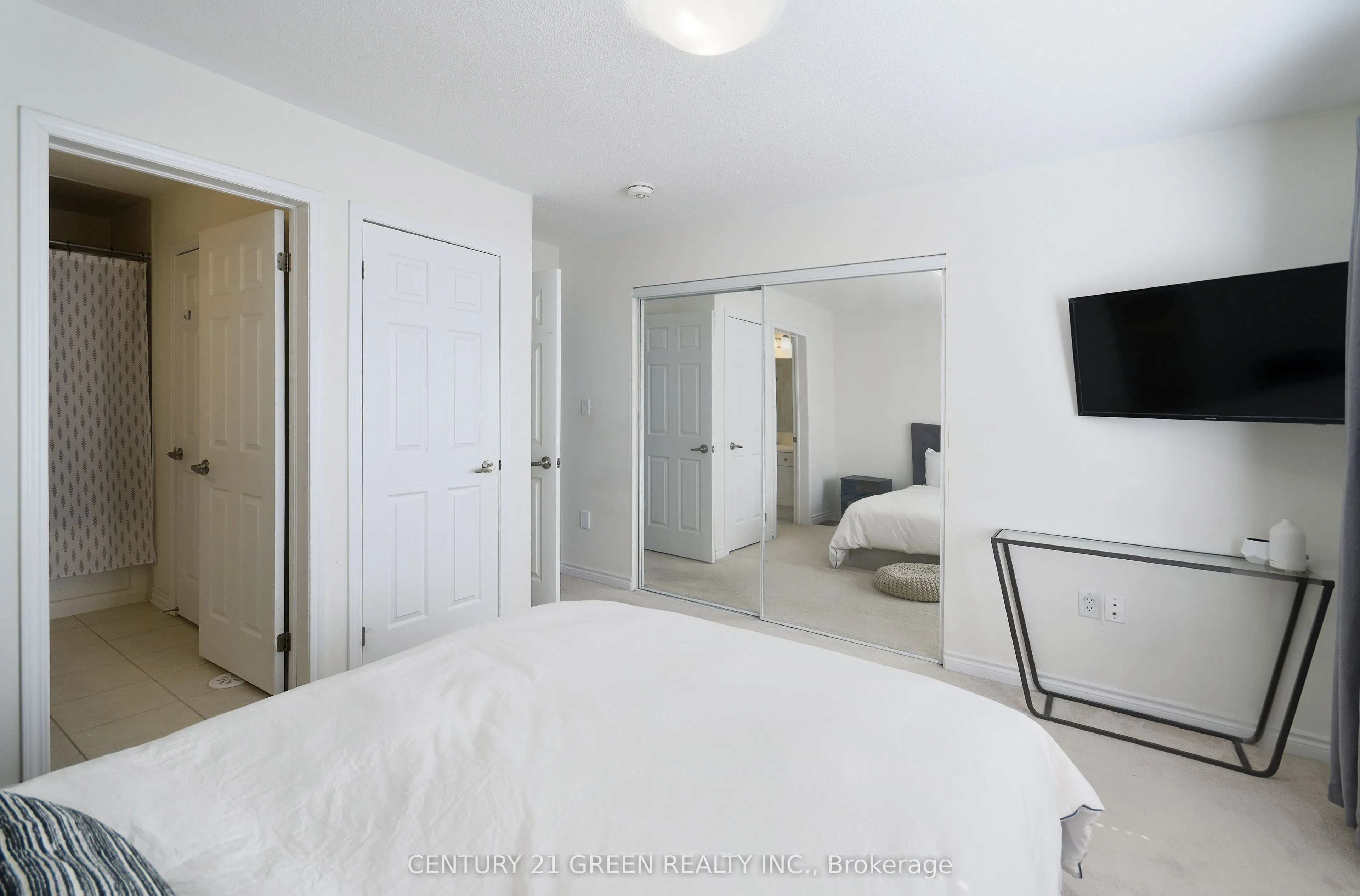 526 Allport Gate