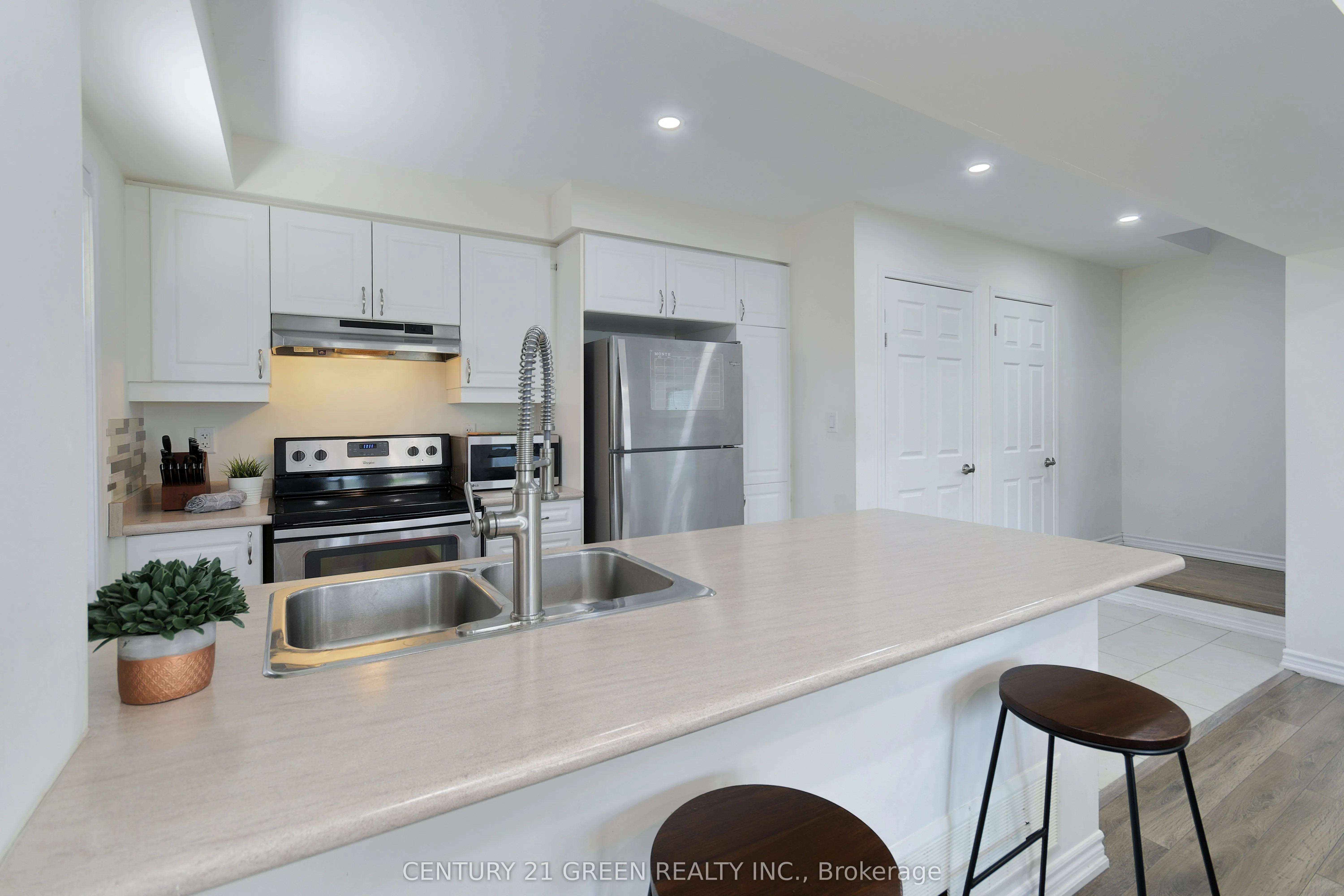 526 Allport Gate