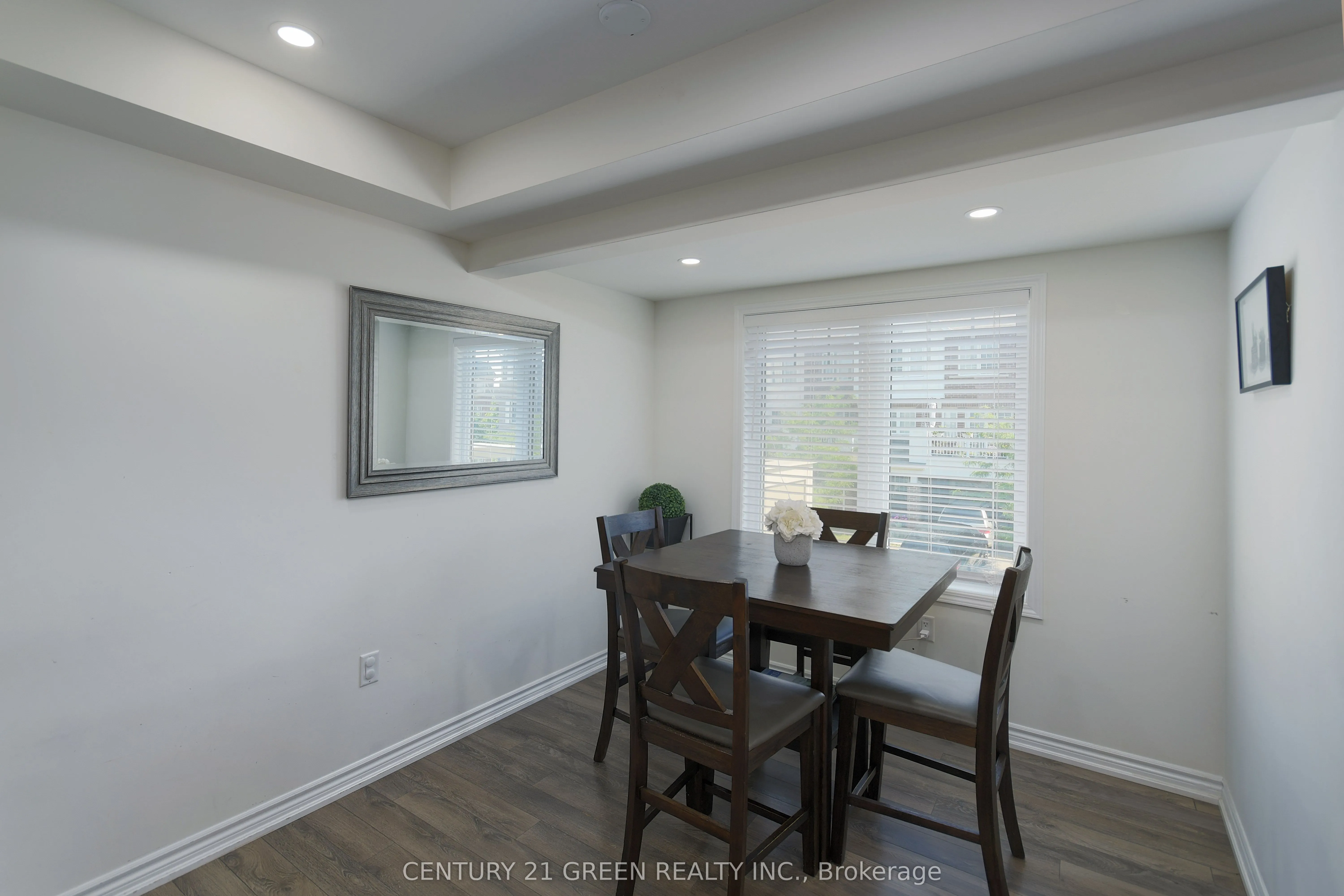526 Allport Gate