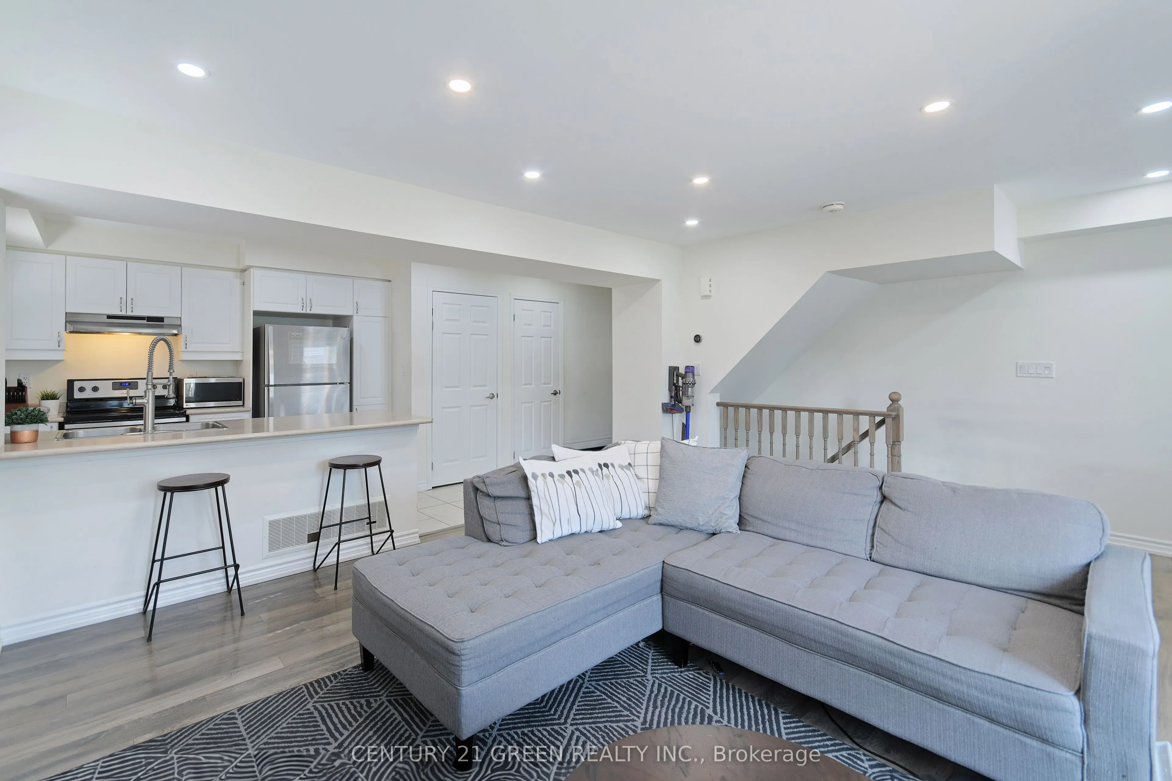 526 Allport Gate