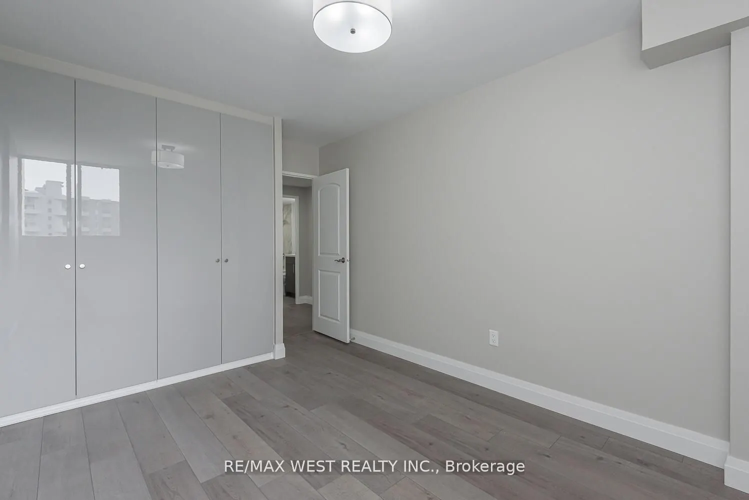 820 Burnhamthorpe Road, #1104