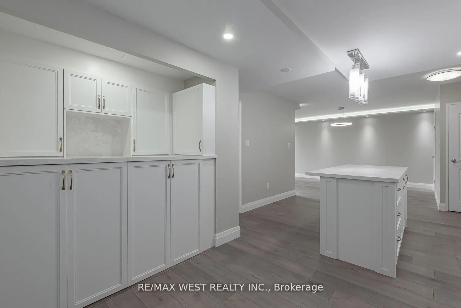 820 Burnhamthorpe Road, #1104