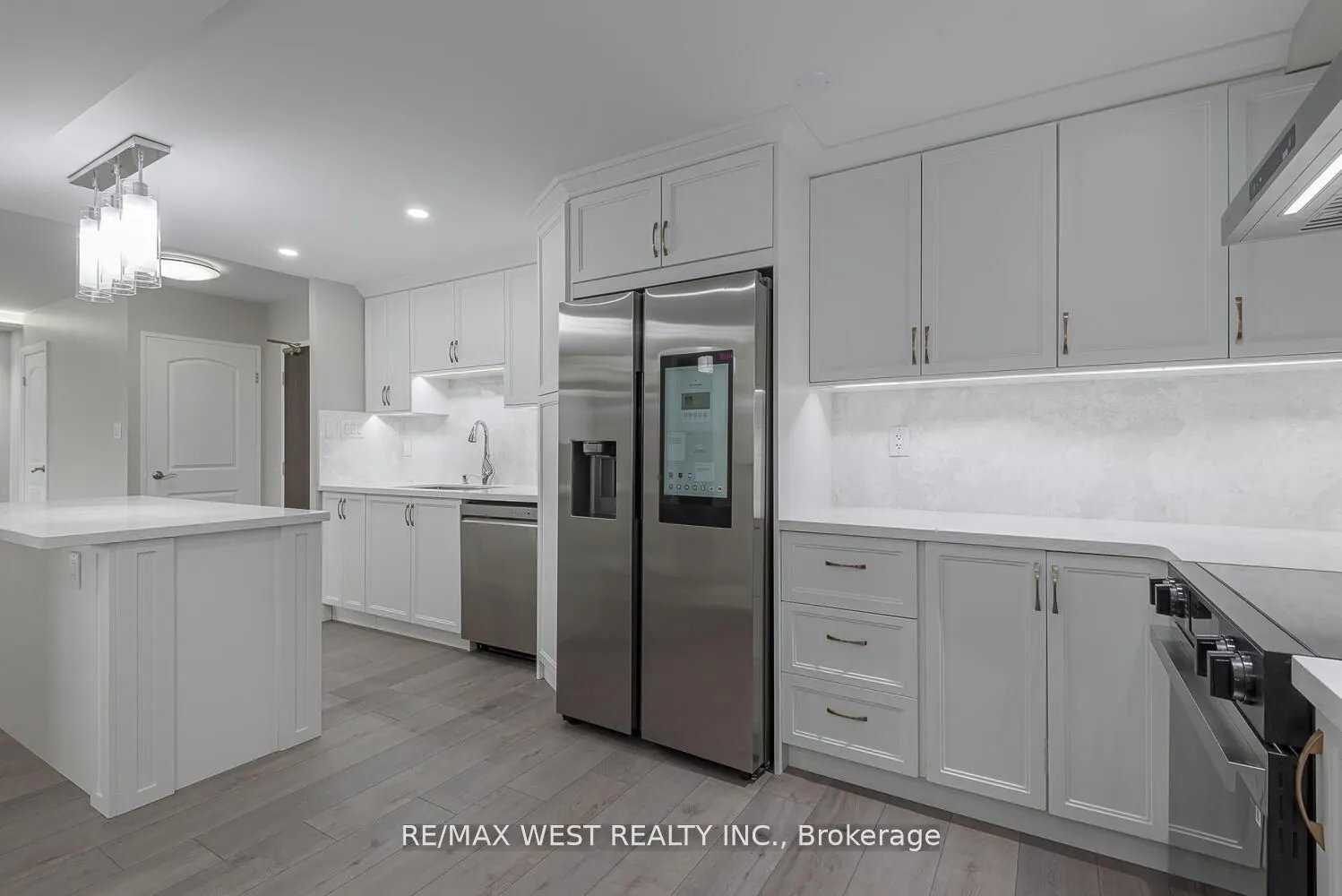 820 Burnhamthorpe Road, #1104