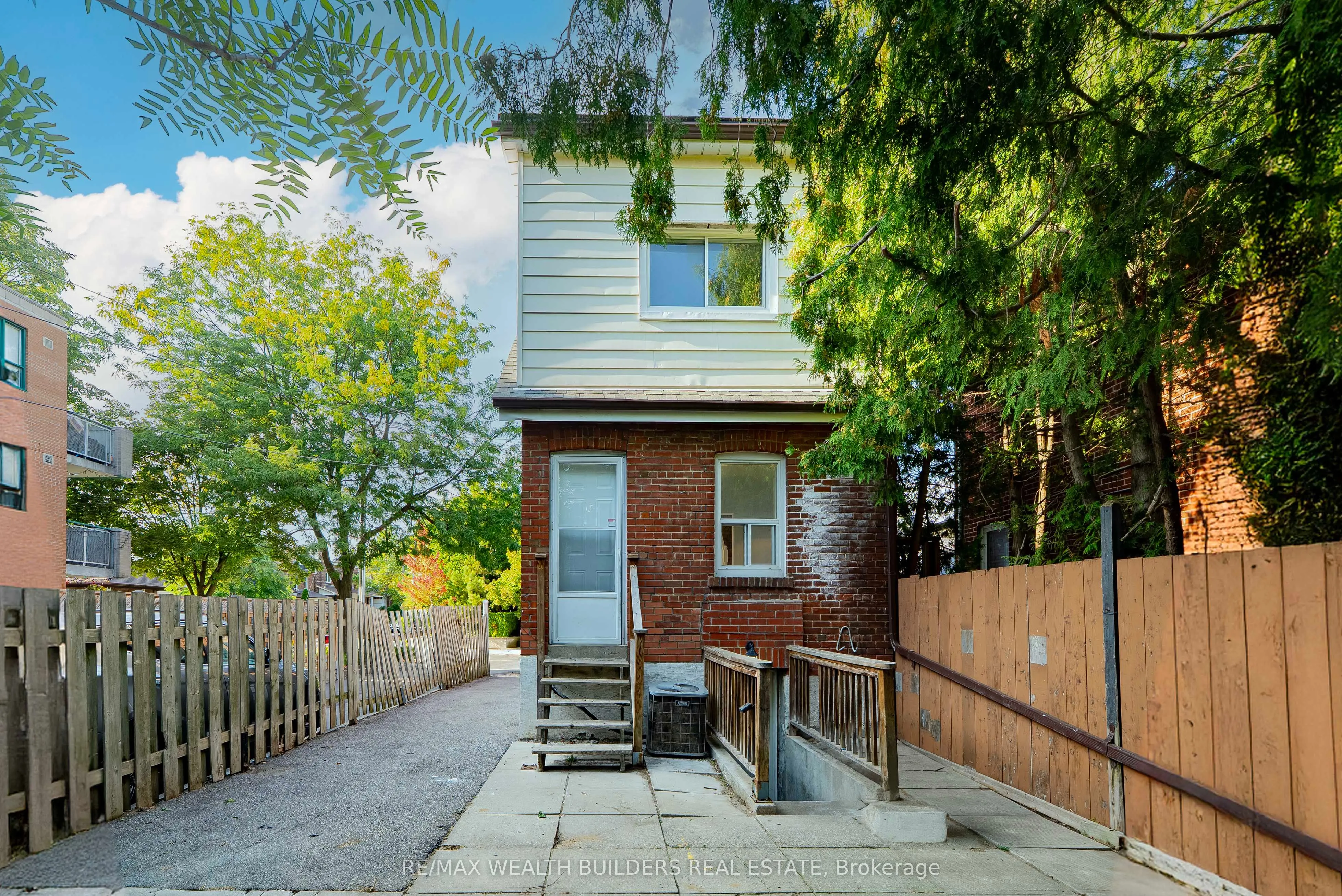 4 GREENLAW Avenue